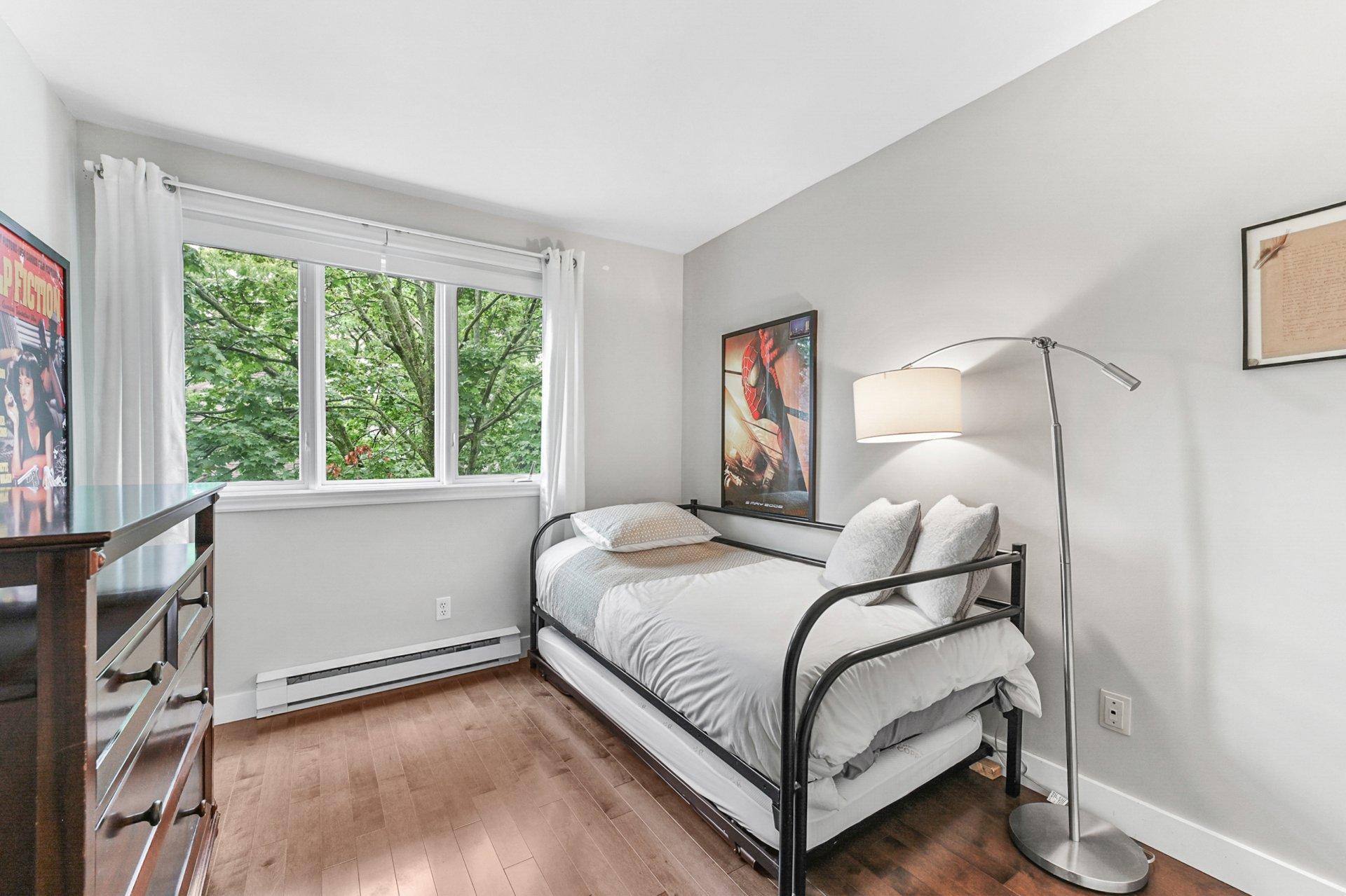 









1702


Rue Adoncour

,
Longueuil (Le Vieux-Longueuil),




QC
J4J5L1

