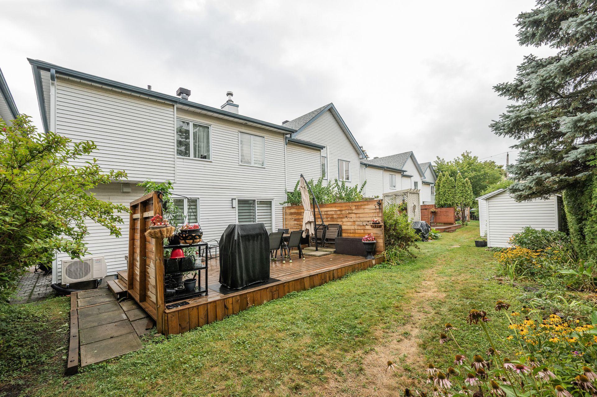 









1702


Rue Adoncour

,
Longueuil (Le Vieux-Longueuil),




QC
J4J5L1

