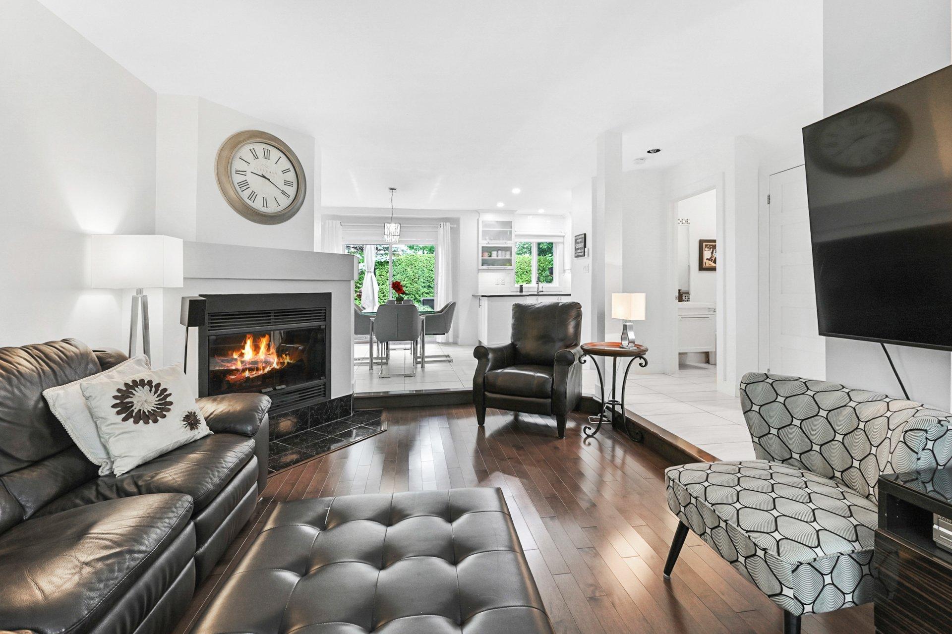









1702


Rue Adoncour

,
Longueuil (Le Vieux-Longueuil),




QC
J4J5L1

