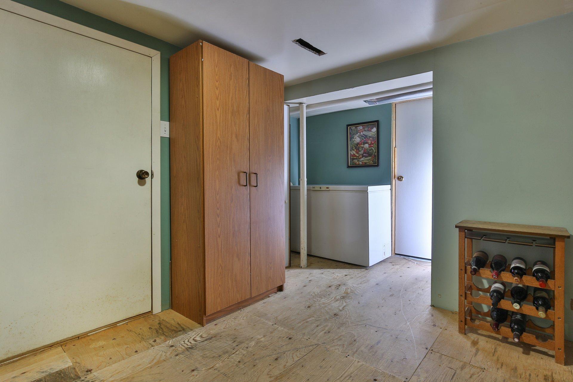 









5400

 - 5402


Rue York

,
Montréal (Le Sud-Ouest),




QC
H4E4E3

