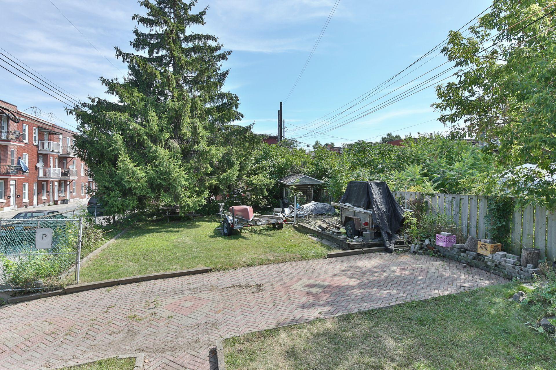 









5400

 - 5402


Rue York

,
Montréal (Le Sud-Ouest),




QC
H4E4E3

