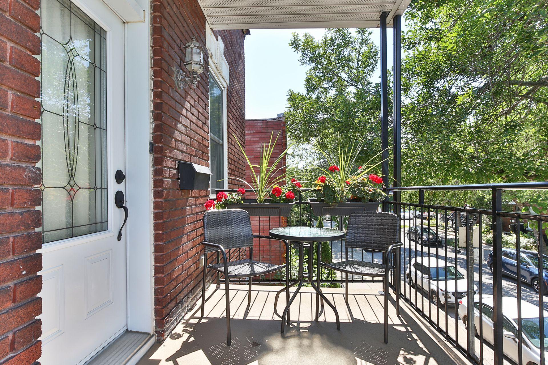 









5400

 - 5402


Rue York

,
Montréal (Le Sud-Ouest),




QC
H4E4E3

