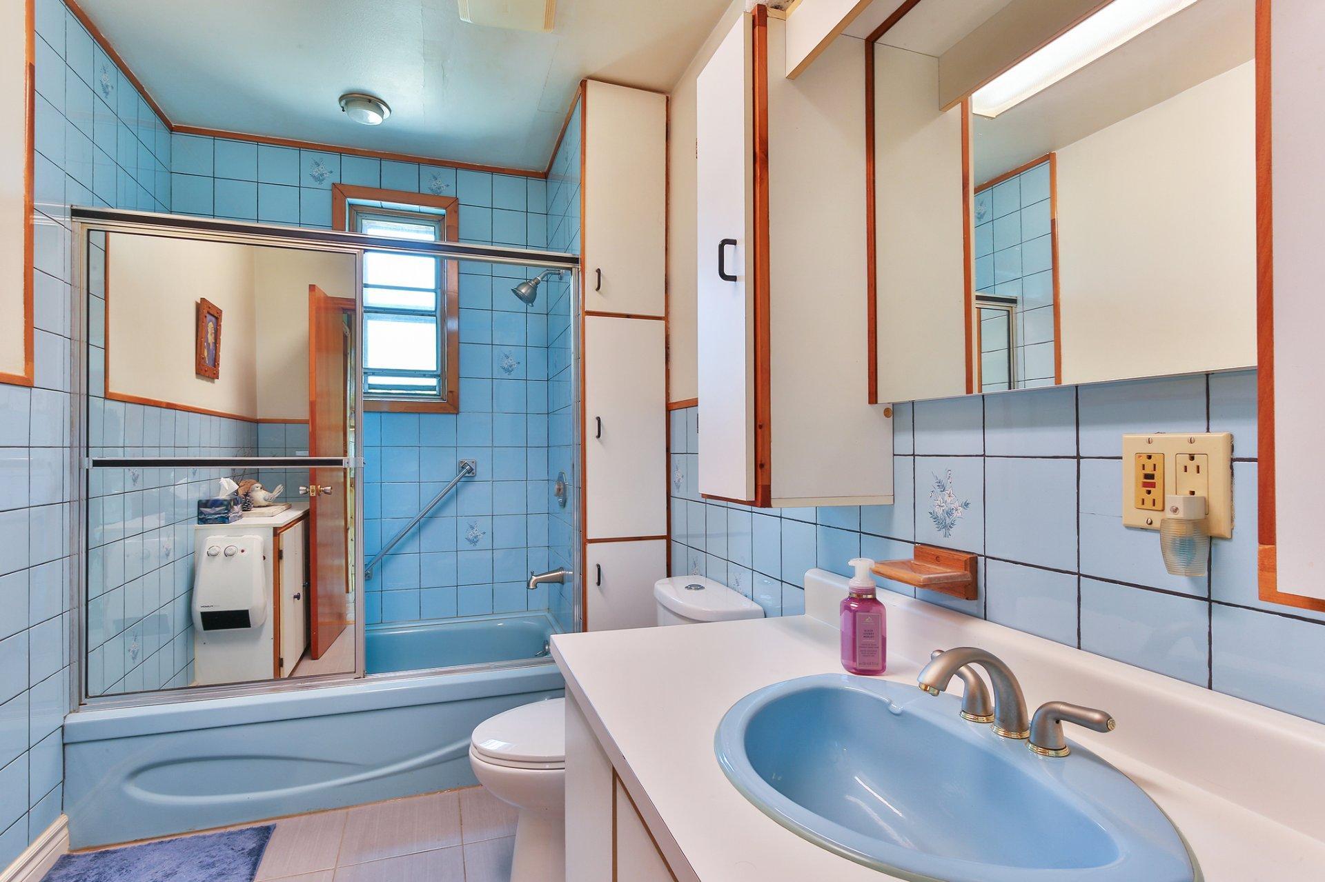 









5400

 - 5402


Rue York

,
Montréal (Le Sud-Ouest),




QC
H4E4E3

