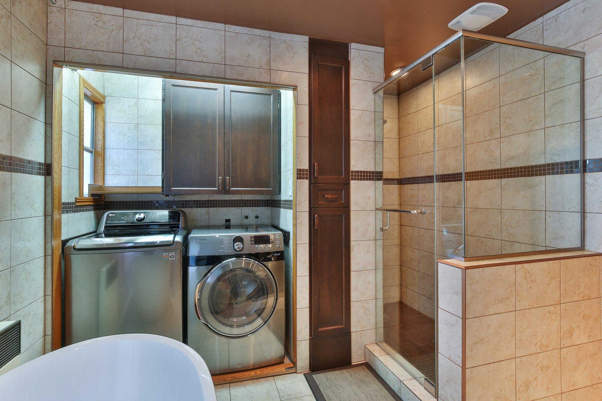 









5400

 - 5402


Rue York

,
Montréal (Le Sud-Ouest),




QC
H4E4E3

