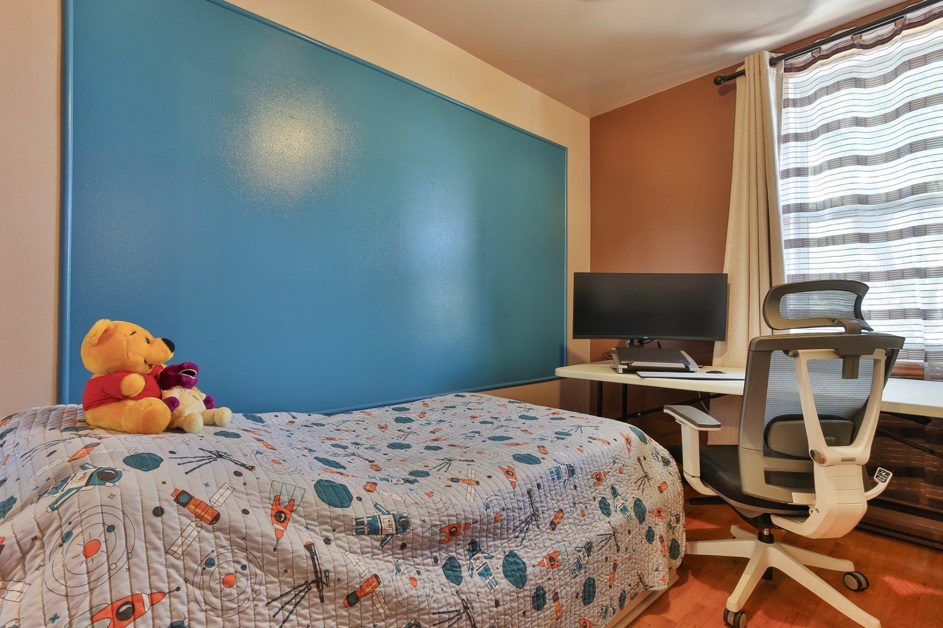 









5400

 - 5402


Rue York

,
Montréal (Le Sud-Ouest),




QC
H4E4E3

