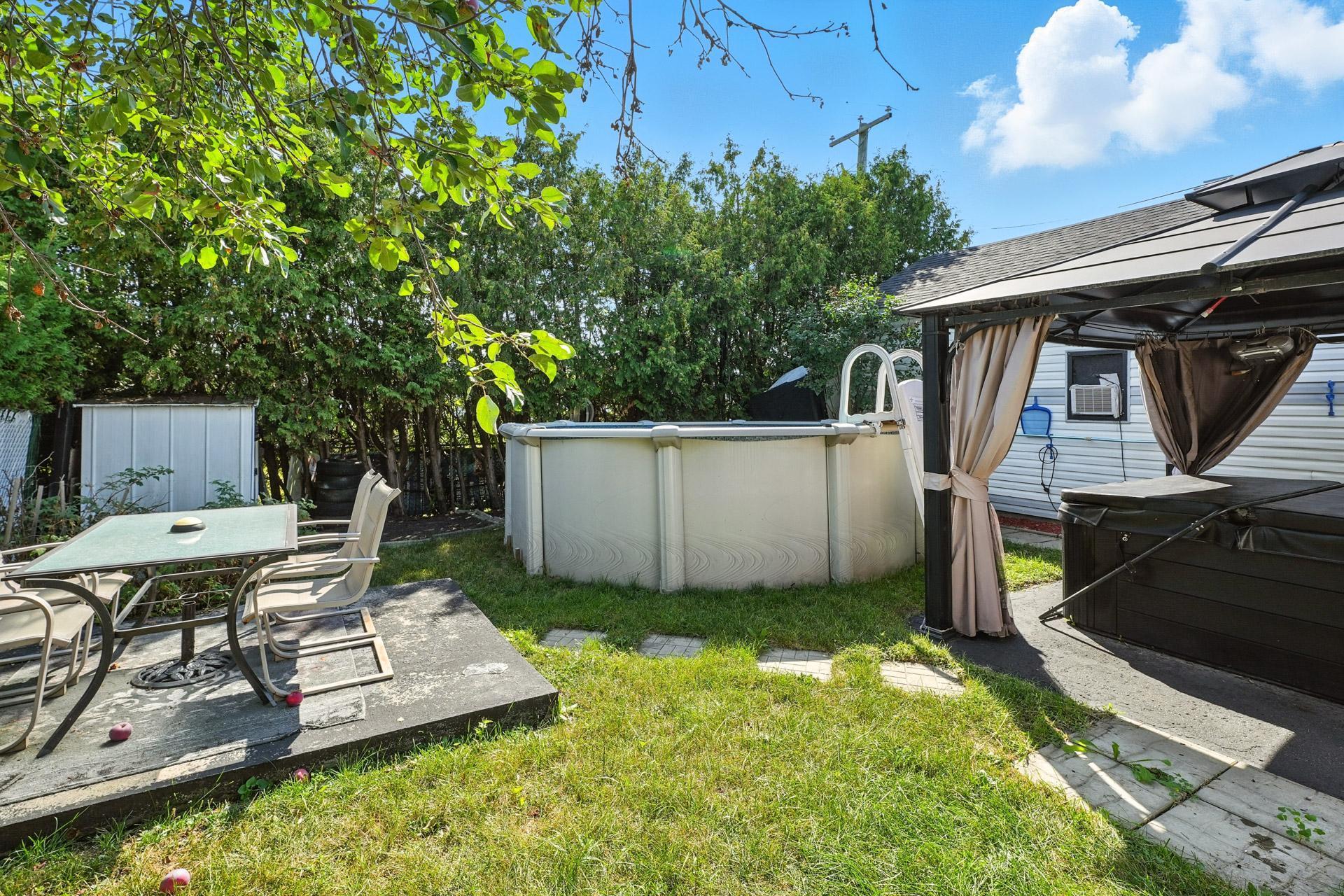 









446


Rue Duquette O.

,
Gatineau (Gatineau),




QC
J8P3A9

