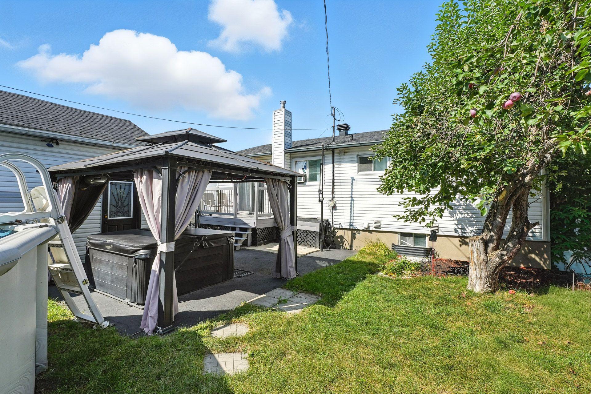 









446


Rue Duquette O.

,
Gatineau (Gatineau),




QC
J8P3A9

