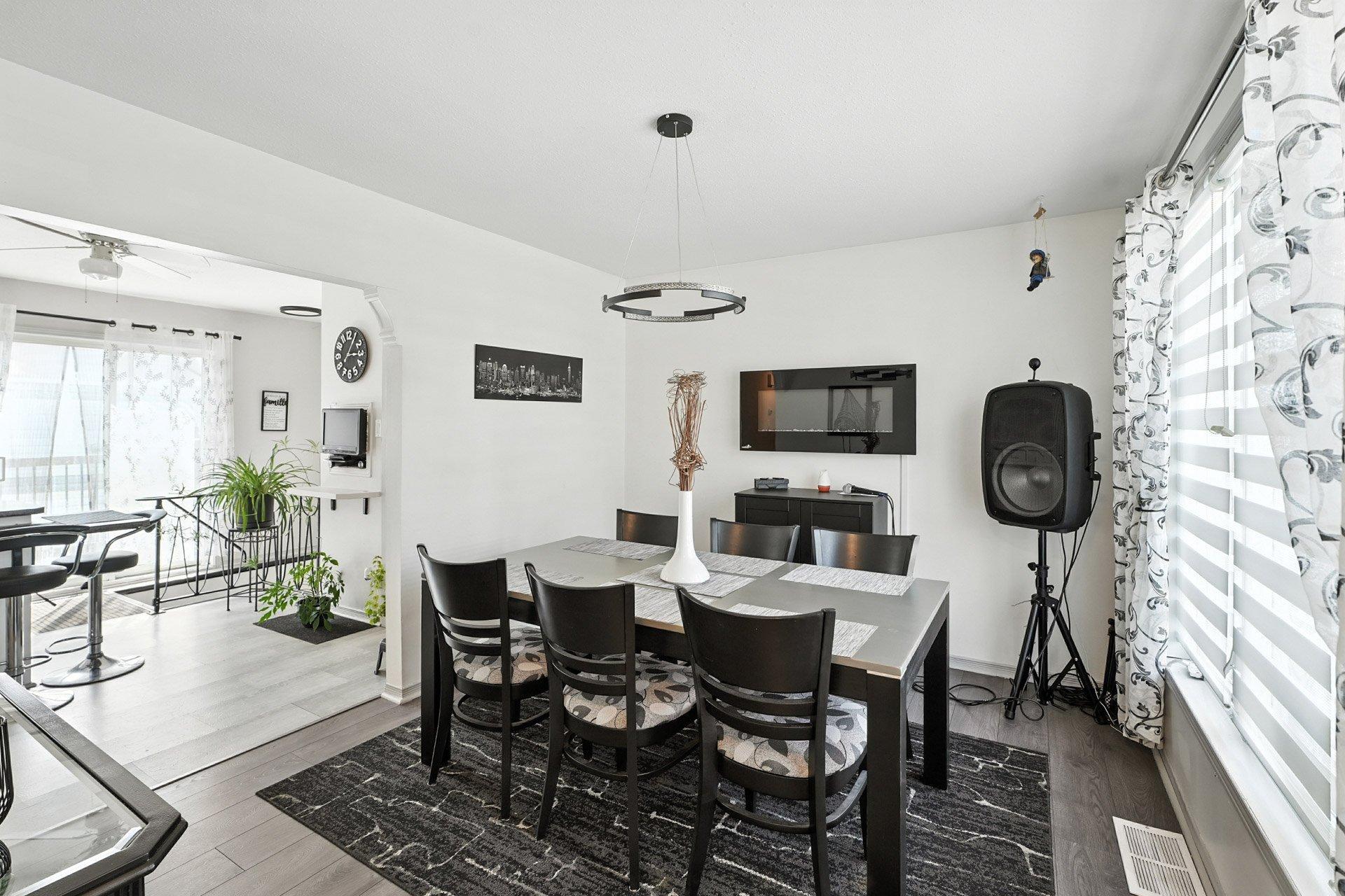 









446


Rue Duquette O.

,
Gatineau (Gatineau),




QC
J8P3A9

