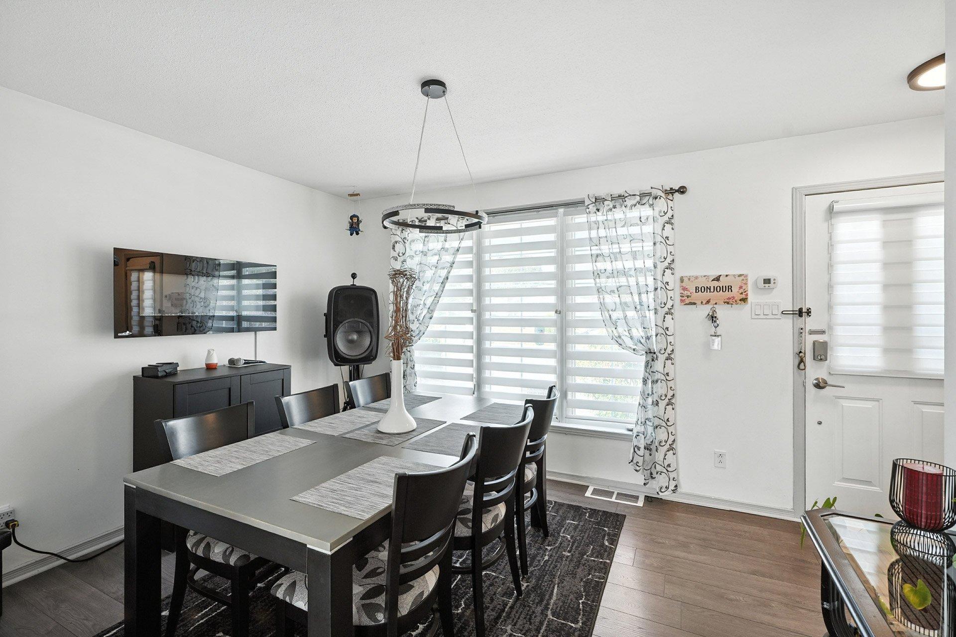 









446


Rue Duquette O.

,
Gatineau (Gatineau),




QC
J8P3A9

