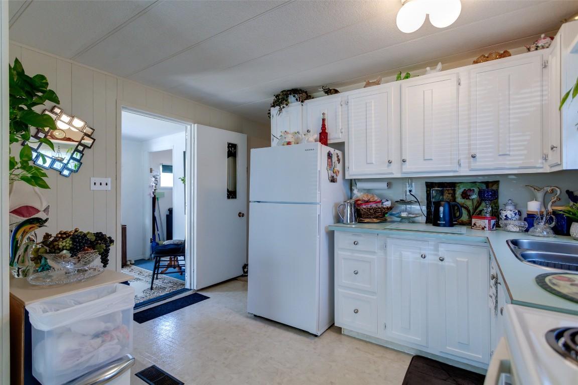 









6711


97

Highway, 13,
Peachland,




BC
V0H 1X9

