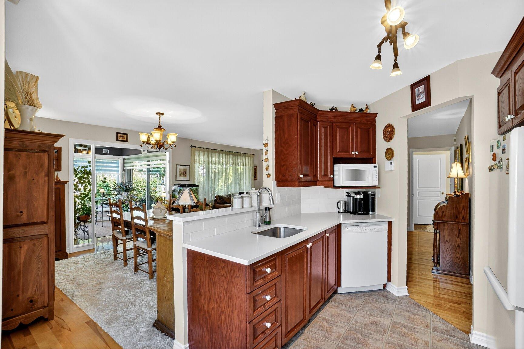 









680


Rue Paul-Doyon

, 13,
Boucherville,




QC
J4B8S8

