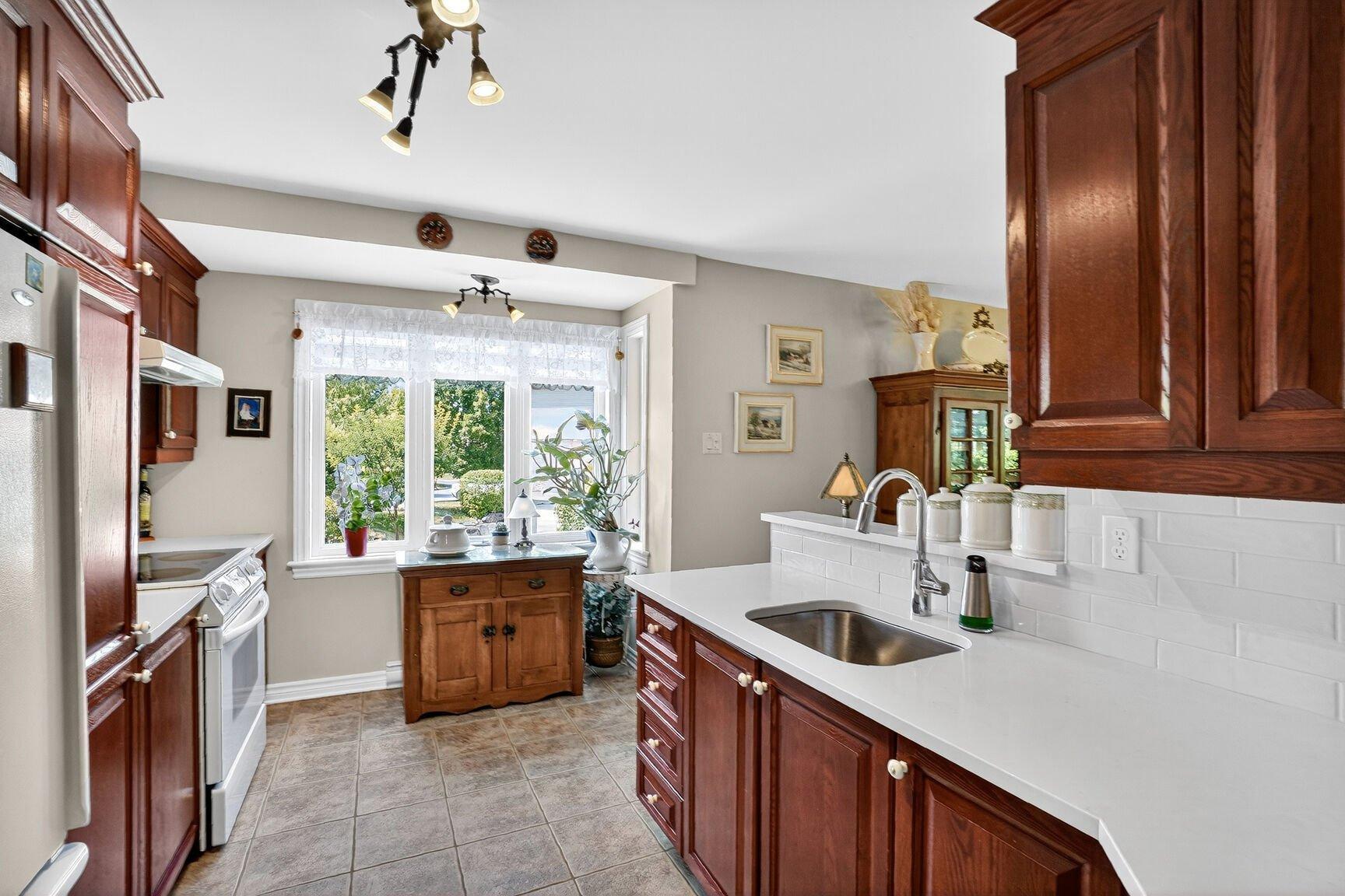 









680


Rue Paul-Doyon

, 13,
Boucherville,




QC
J4B8S8

