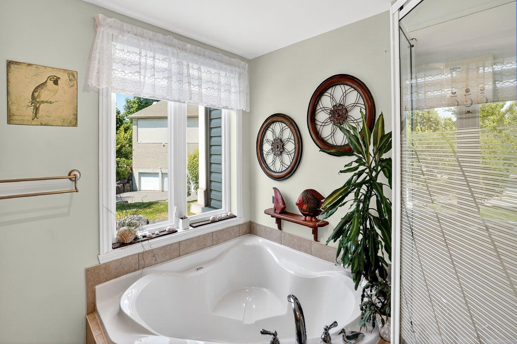 









680


Rue Paul-Doyon

, 13,
Boucherville,




QC
J4B8S8

