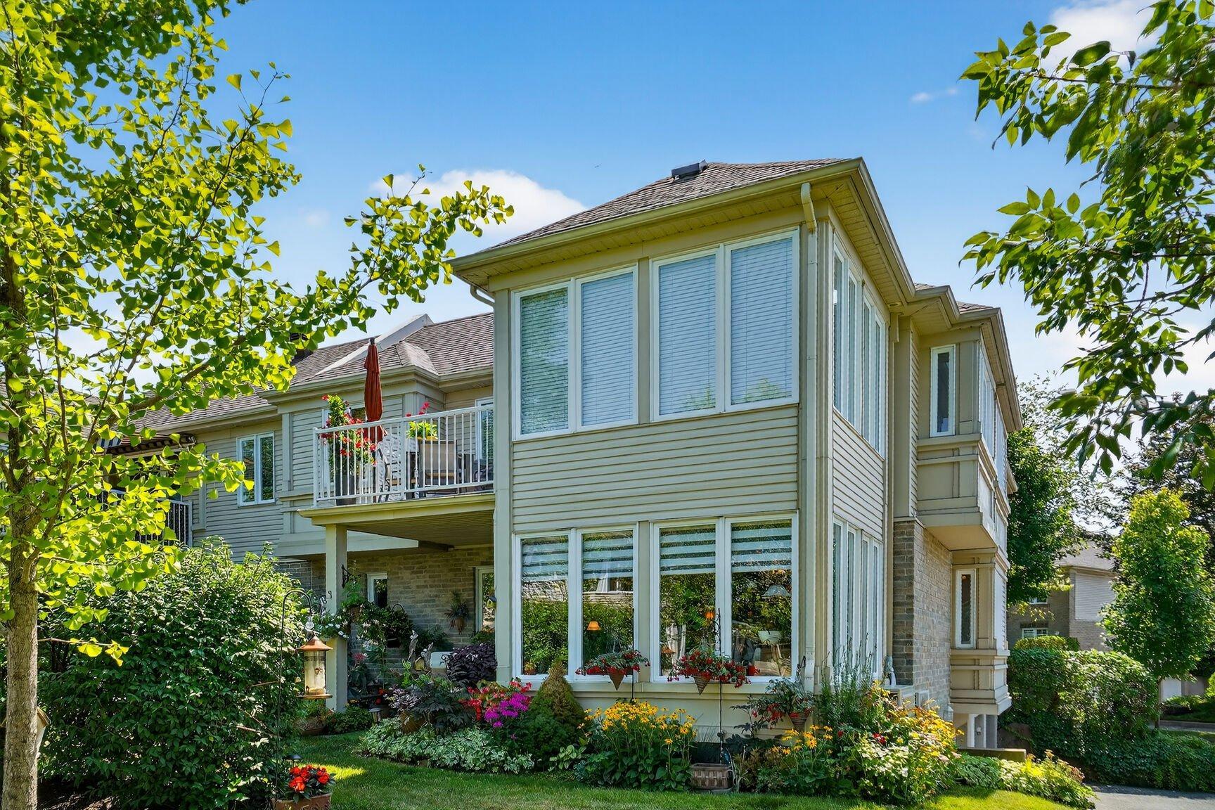 









680


Rue Paul-Doyon

, 13,
Boucherville,




QC
J4B8S8

