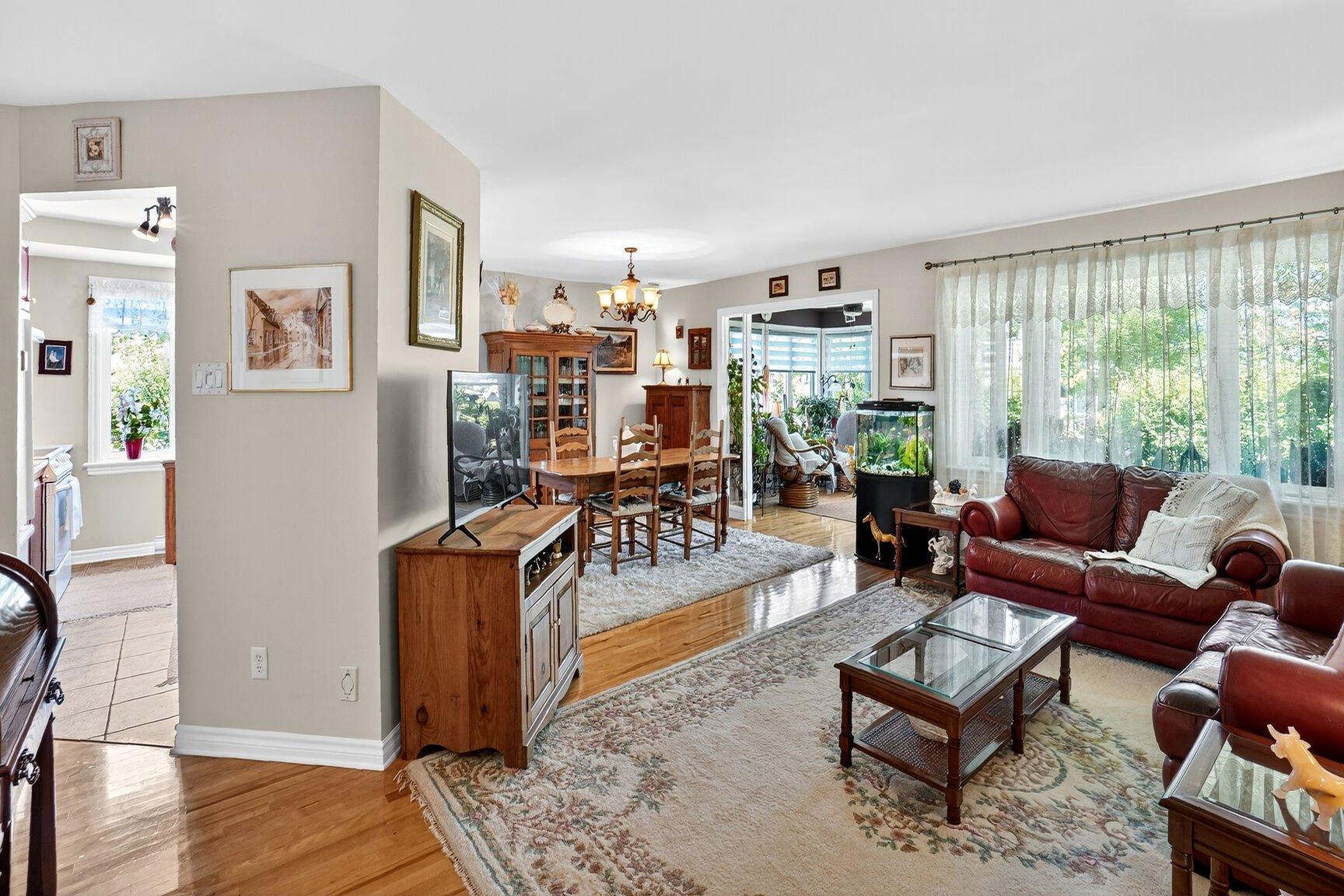 









680


Rue Paul-Doyon

, 13,
Boucherville,




QC
J4B8S8

