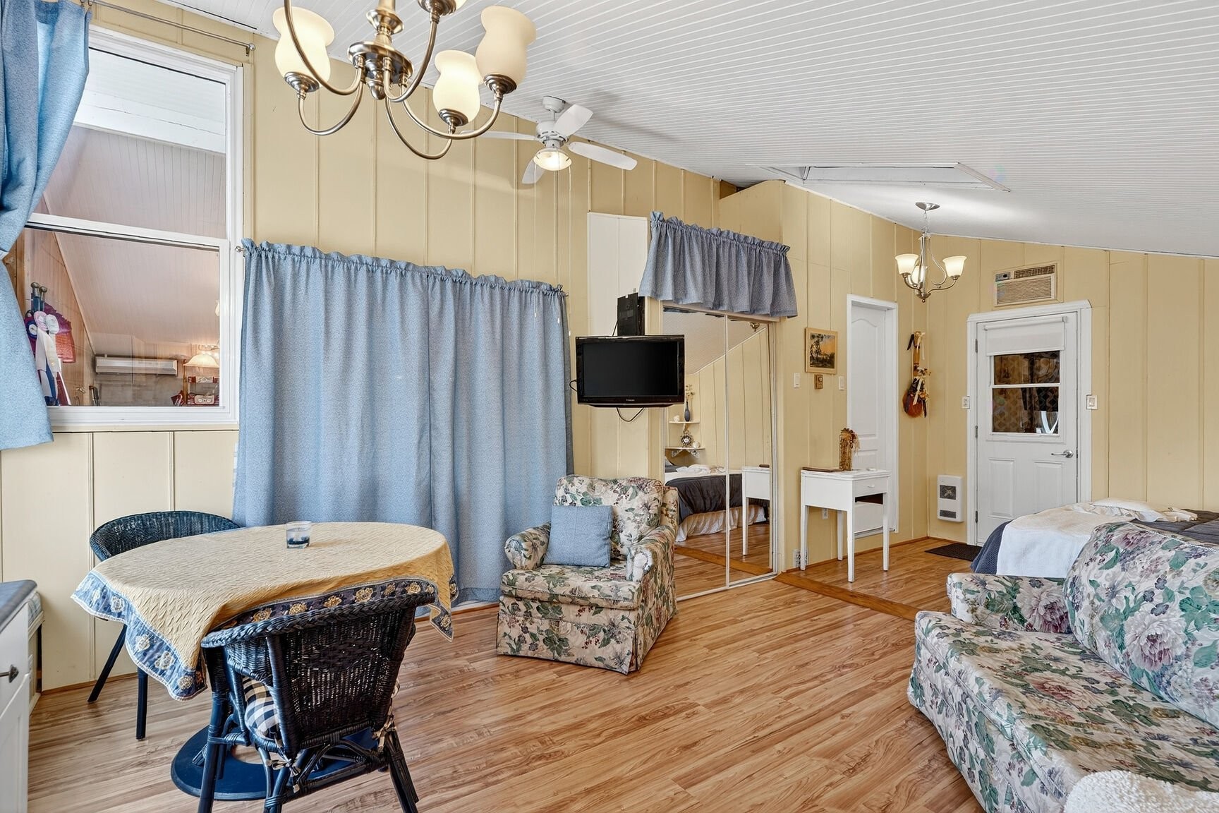 









186


Rg Ste-Sophie

,
Oka,







QC
J0N1E0

