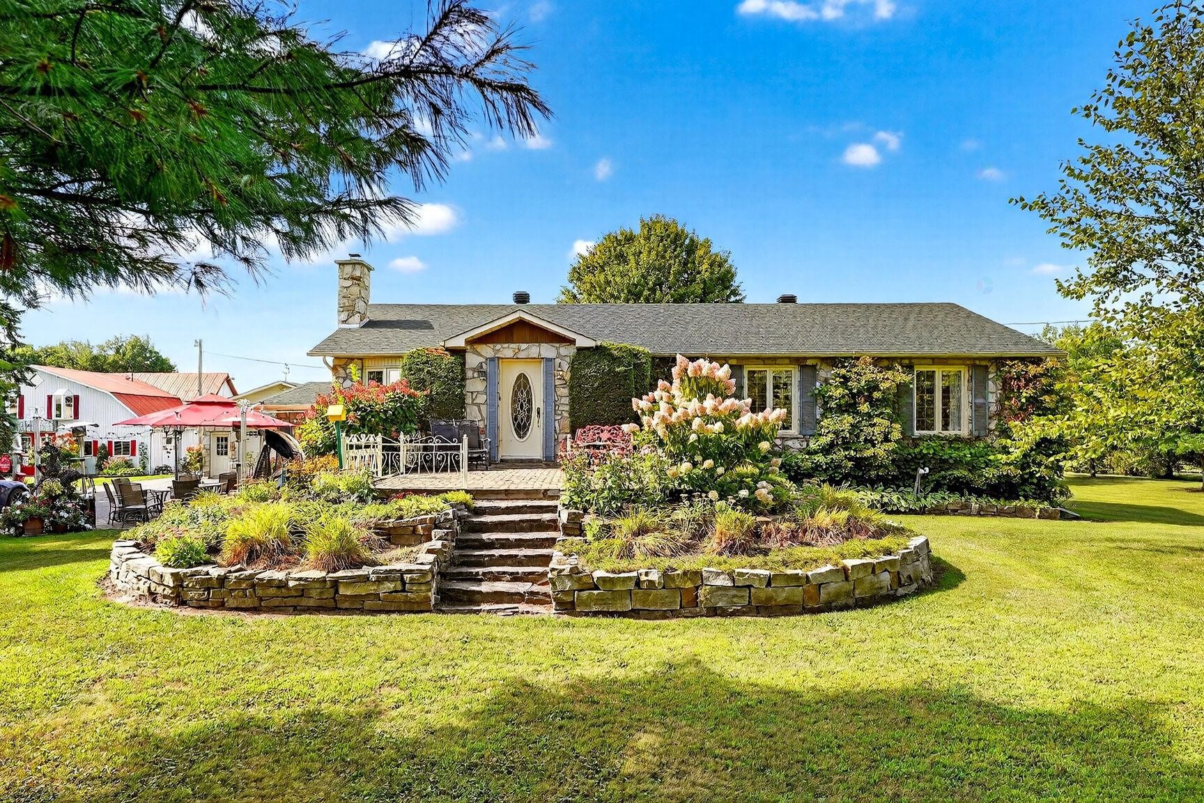 









186


Rg Ste-Sophie

,
Oka,







QC
J0N1E0

