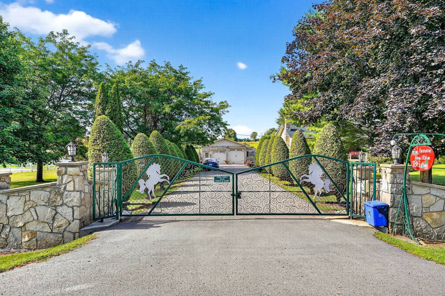 









186


Rg Ste-Sophie

,
Oka,







QC
J0N1E0

