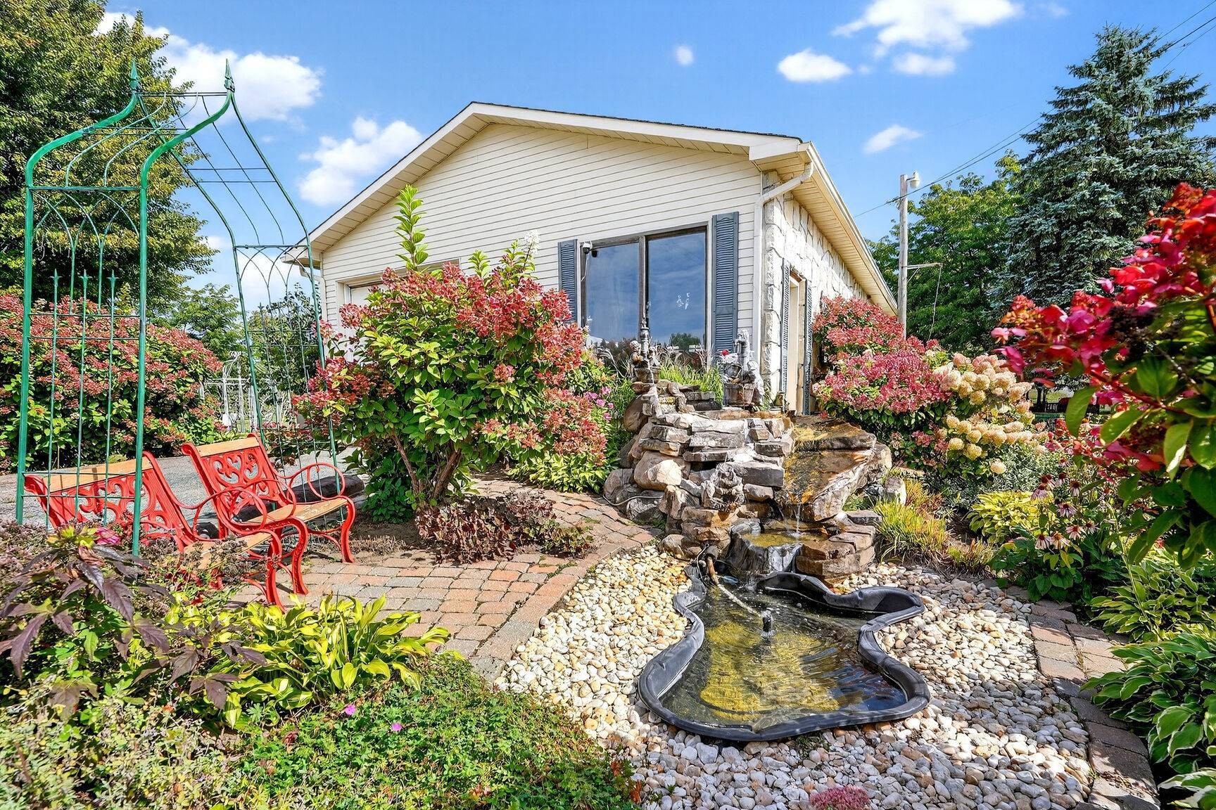 









186


Rg Ste-Sophie

,
Oka,







QC
J0N1E0

