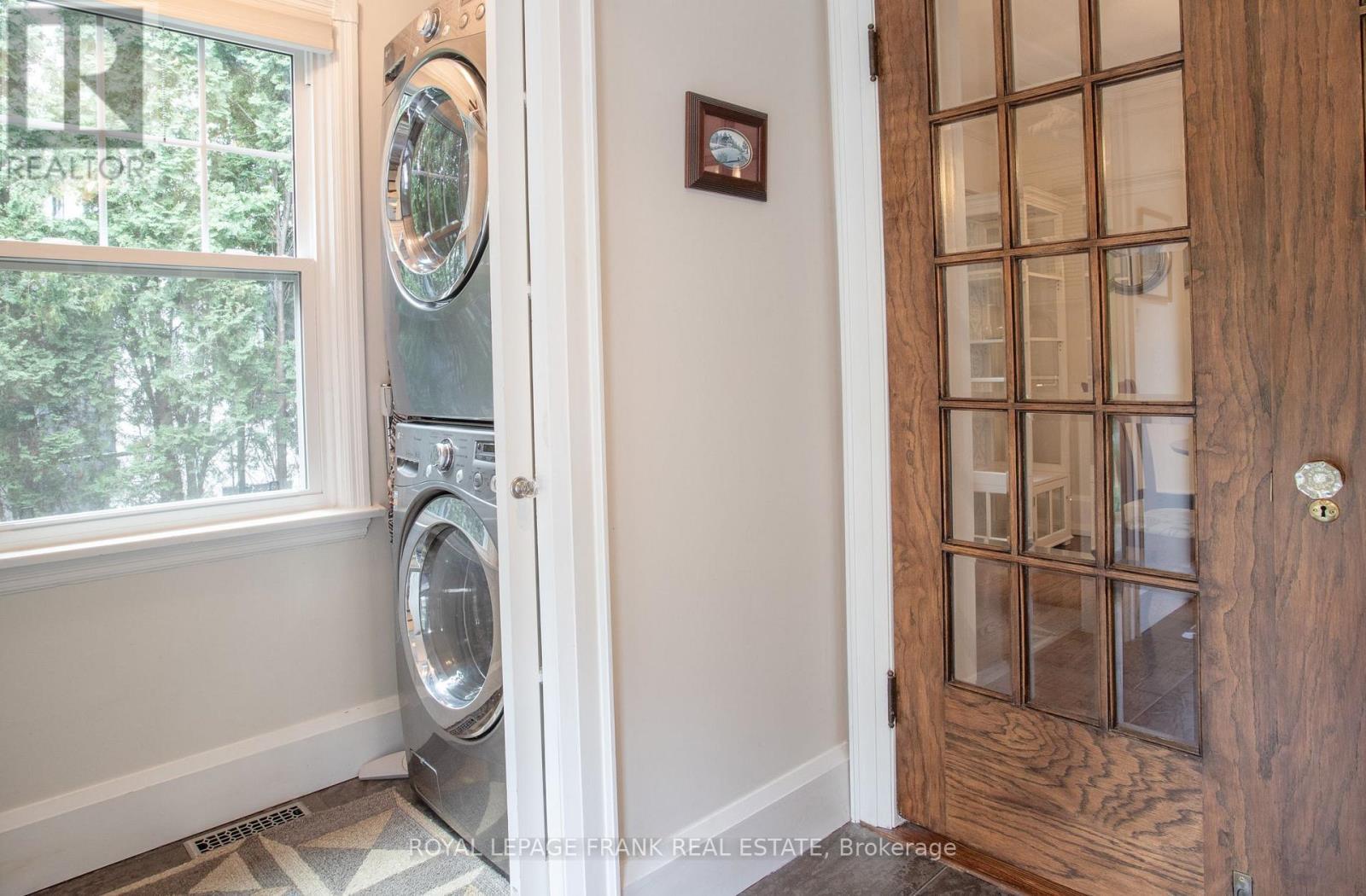 












421 MARY STREET N

,
Oshawa (O'Neill),




Ontario
L1G5E2

