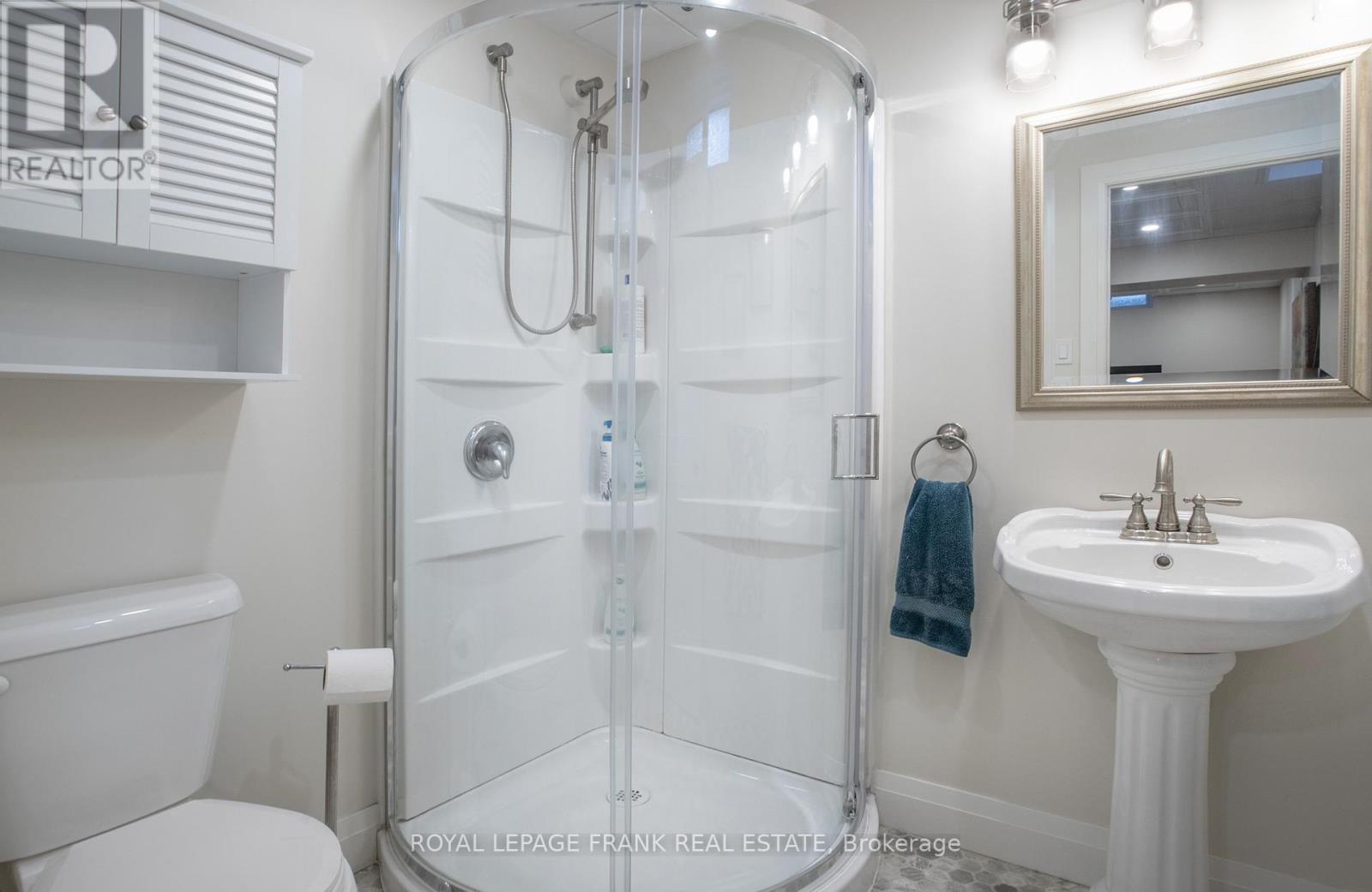 












421 MARY STREET N

,
Oshawa (O'Neill),




Ontario
L1G5E2

