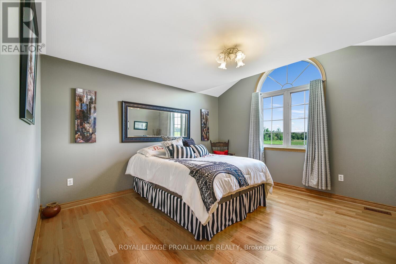 












3560/3562 WEIR ROAD

,
Edwardsburgh/Cardinal,




Ontario
K0E1X0

