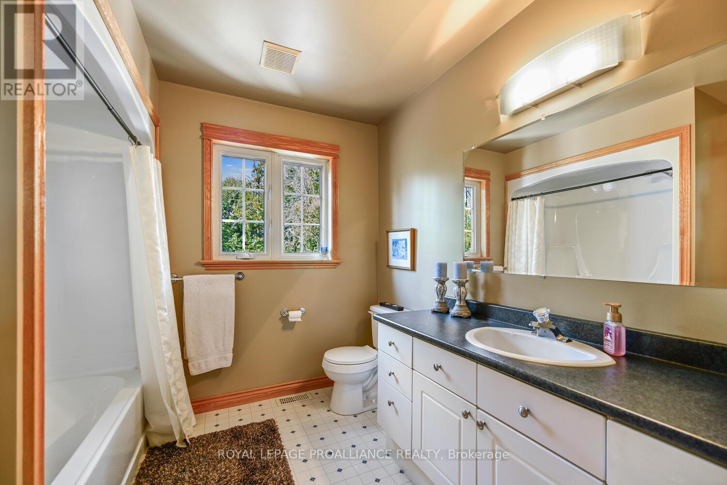 












3560/3562 WEIR ROAD

,
Edwardsburgh/Cardinal,




Ontario
K0E1X0

