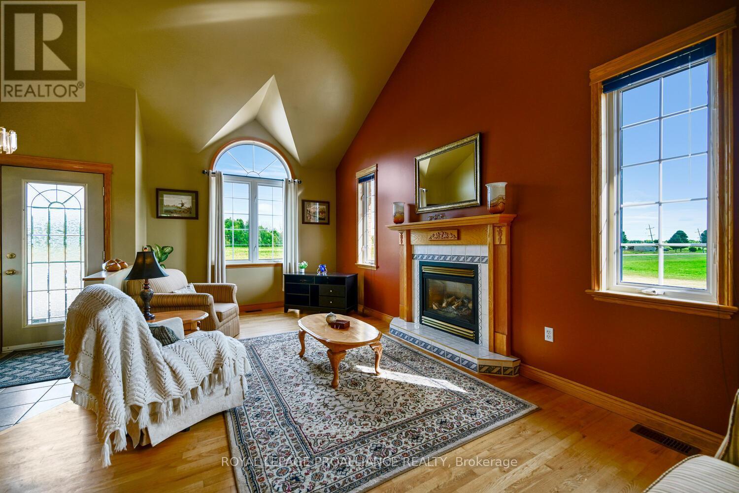 












3560/3562 WEIR ROAD

,
Edwardsburgh/Cardinal,




Ontario
K0E1X0

