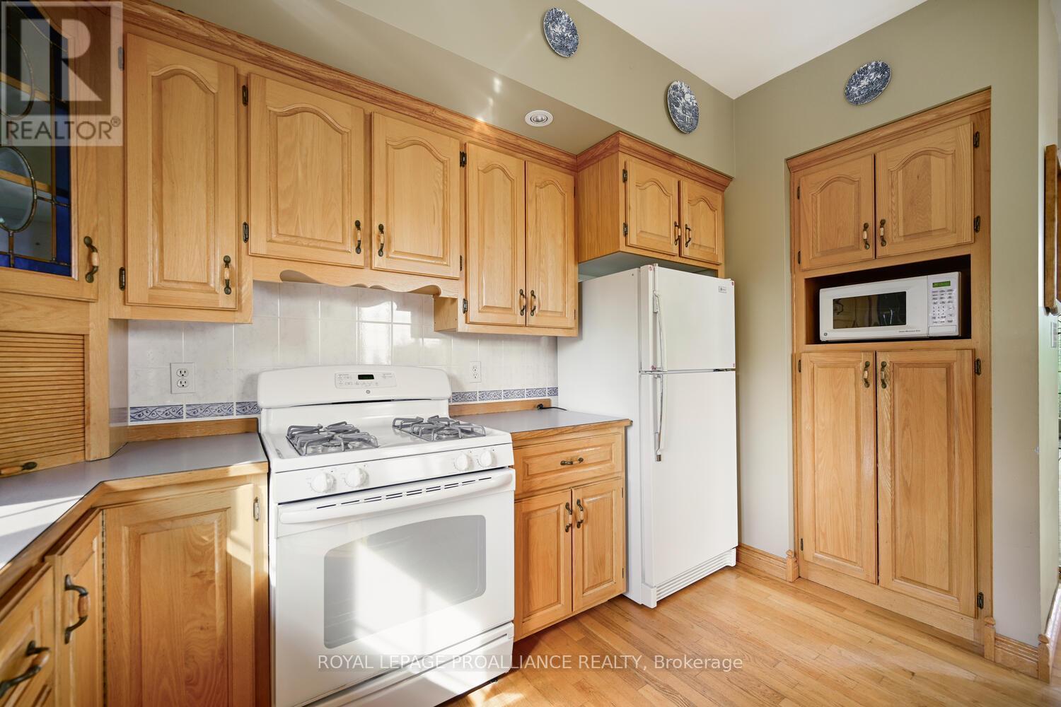 












3560/3562 WEIR ROAD

,
Edwardsburgh/Cardinal,




Ontario
K0E1X0

