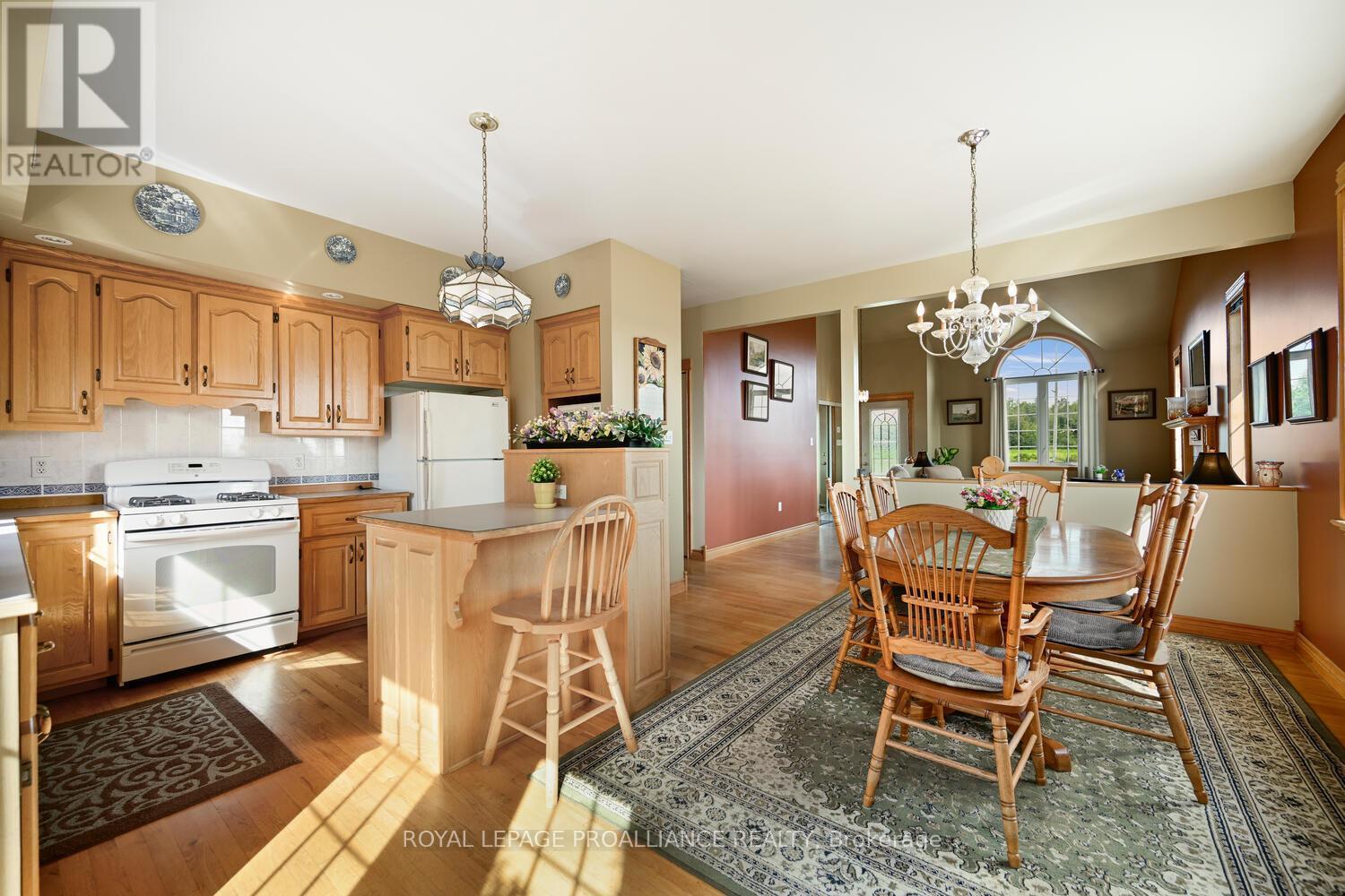 












3560/3562 WEIR ROAD

,
Edwardsburgh/Cardinal,




Ontario
K0E1X0

