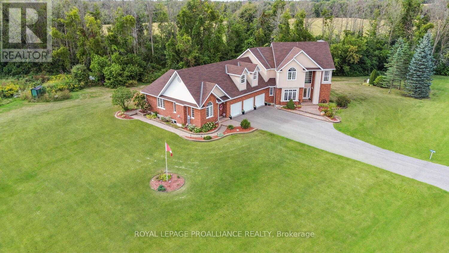 












3560/3562 WEIR ROAD

,
Edwardsburgh/Cardinal,




Ontario
K0E1X0

