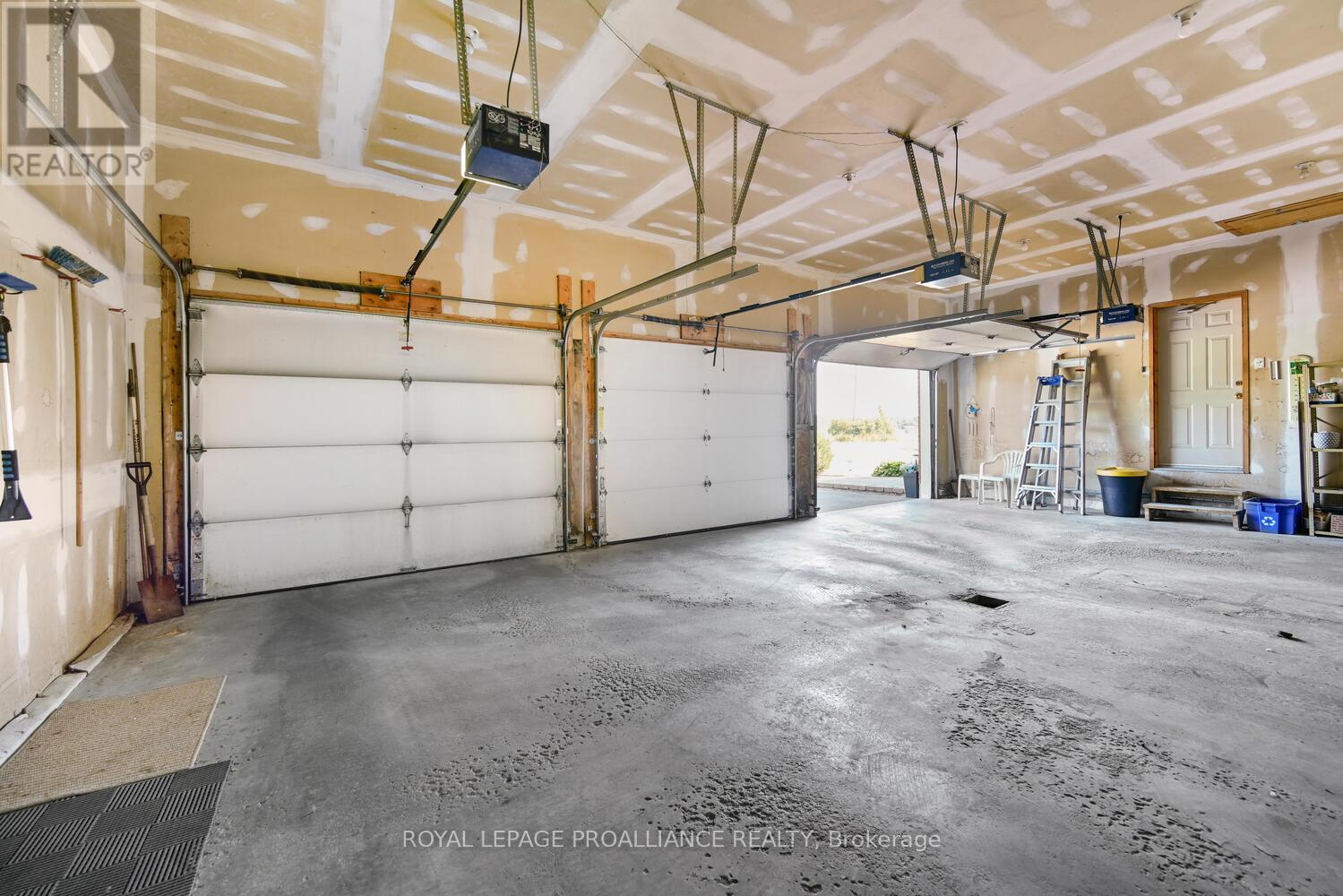 












3560/3562 WEIR ROAD

,
Edwardsburgh/Cardinal,




Ontario
K0E1X0

