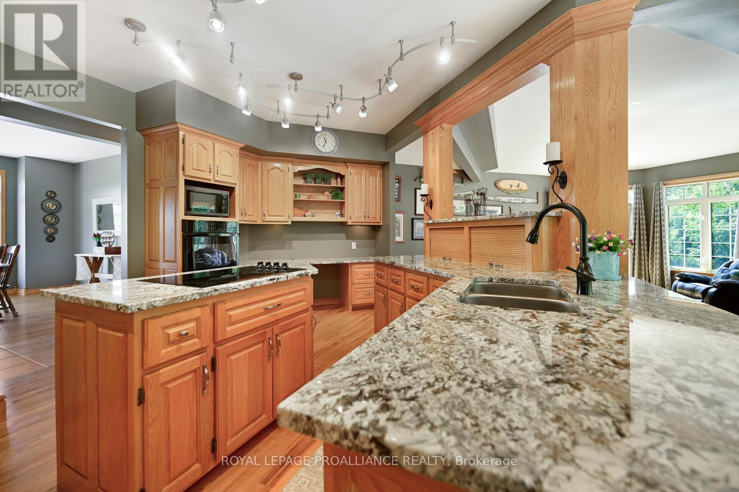












3560/3562 WEIR ROAD

,
Edwardsburgh/Cardinal,




Ontario
K0E1X0

