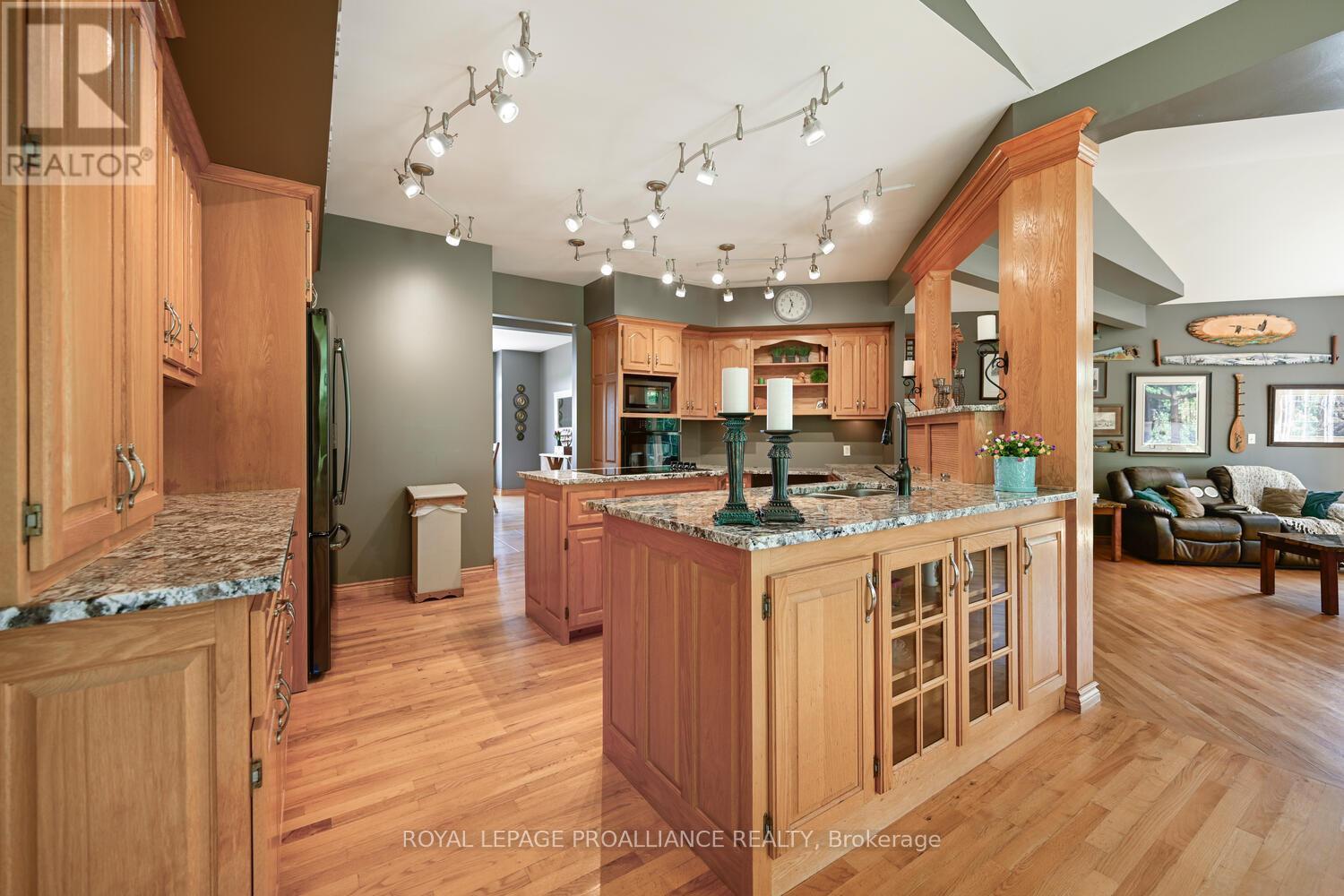 












3560/3562 WEIR ROAD

,
Edwardsburgh/Cardinal,




Ontario
K0E1X0

