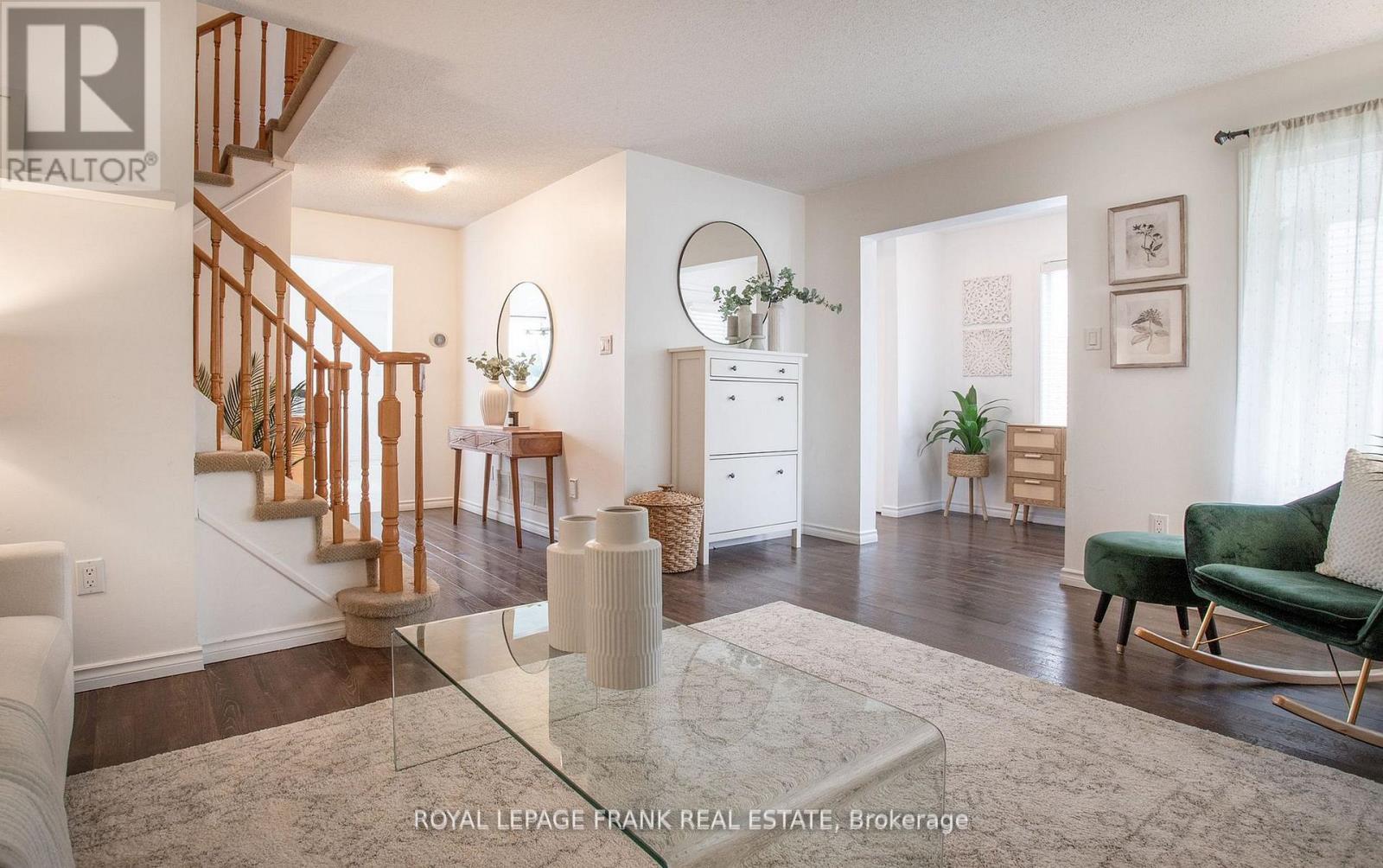 












22 WINDHAM CRESCENT

,
Clarington (Courtice),




Ontario
L1E1Y7

