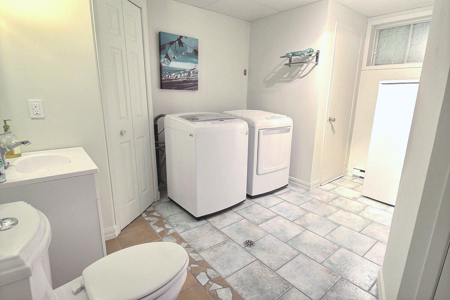 









234


Route 132

,
Baie-des-Sables,




QC
G0J1C0

