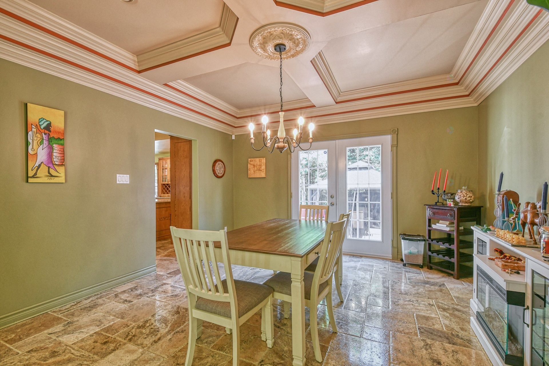 









465


Rue des Lilas

,
Sainte-Adèle,




QC
J8B0A1

