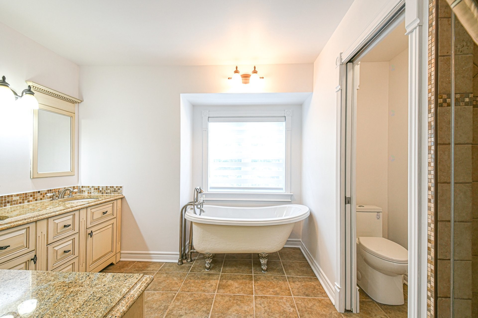 









465


Rue des Lilas

,
Sainte-Adèle,




QC
J8B0A1

