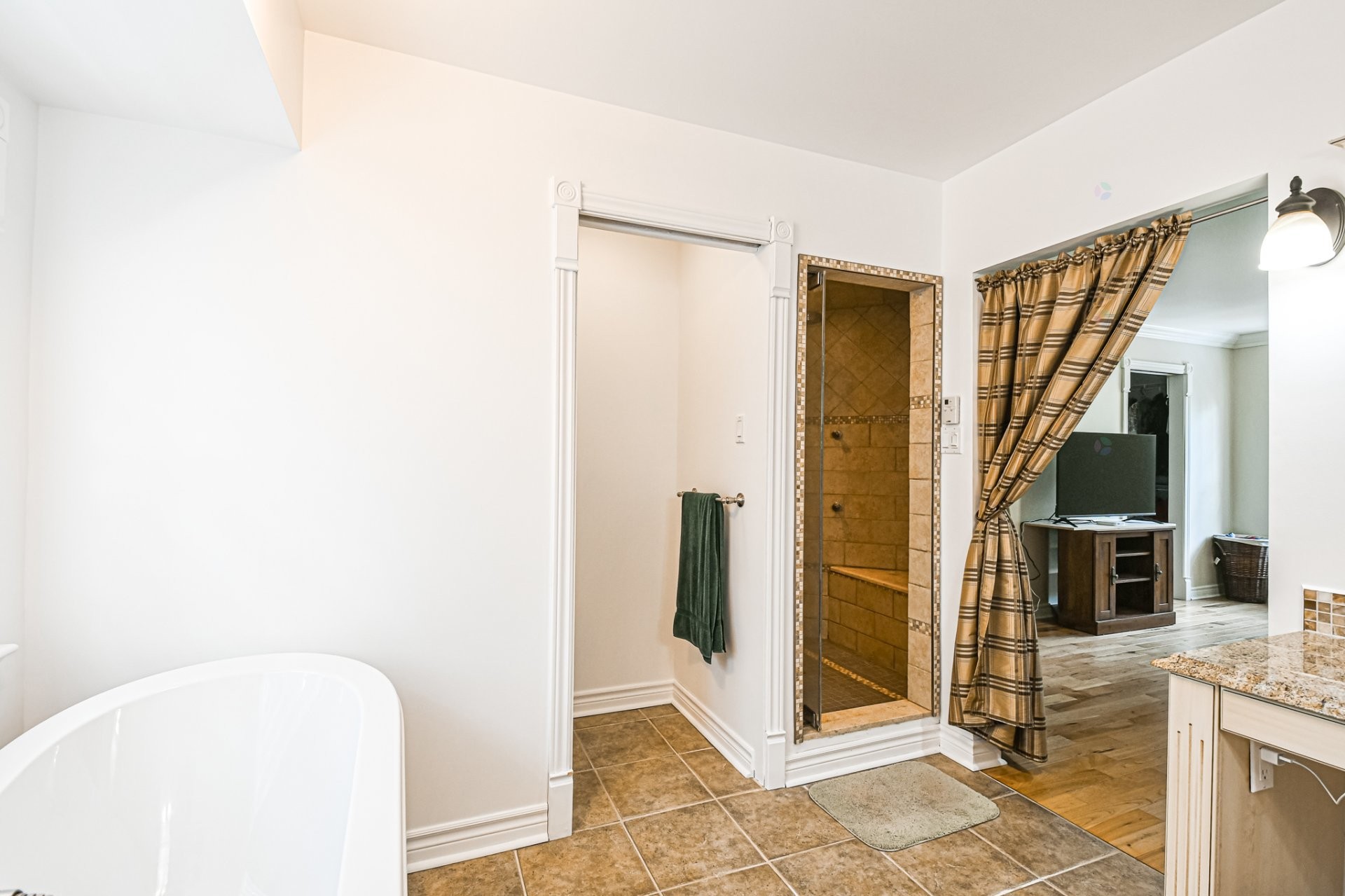 









465


Rue des Lilas

,
Sainte-Adèle,




QC
J8B0A1

