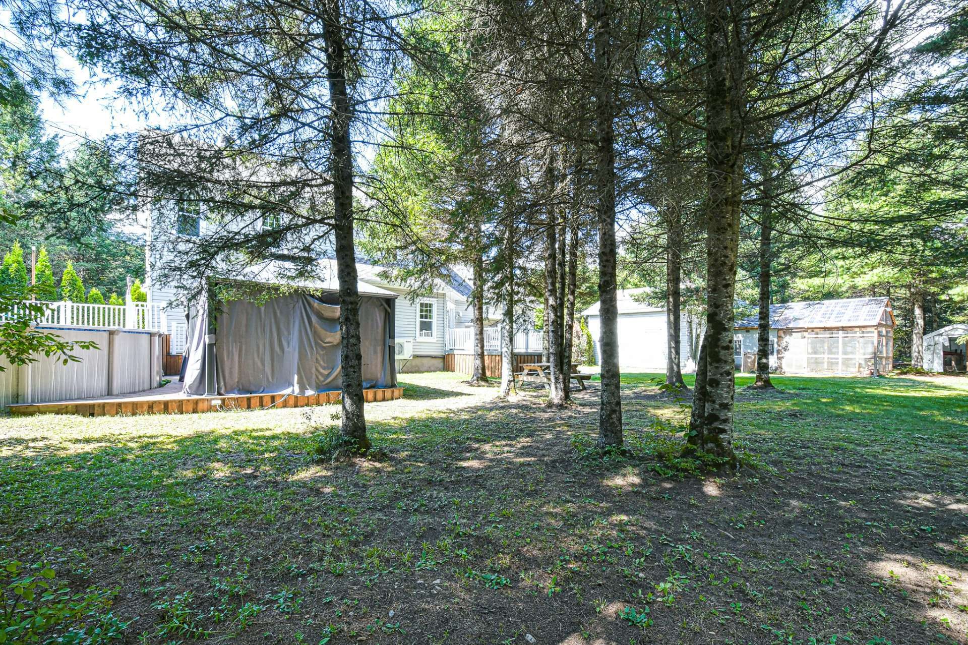 









465


Rue des Lilas

,
Sainte-Adèle,




QC
J8B0A1

