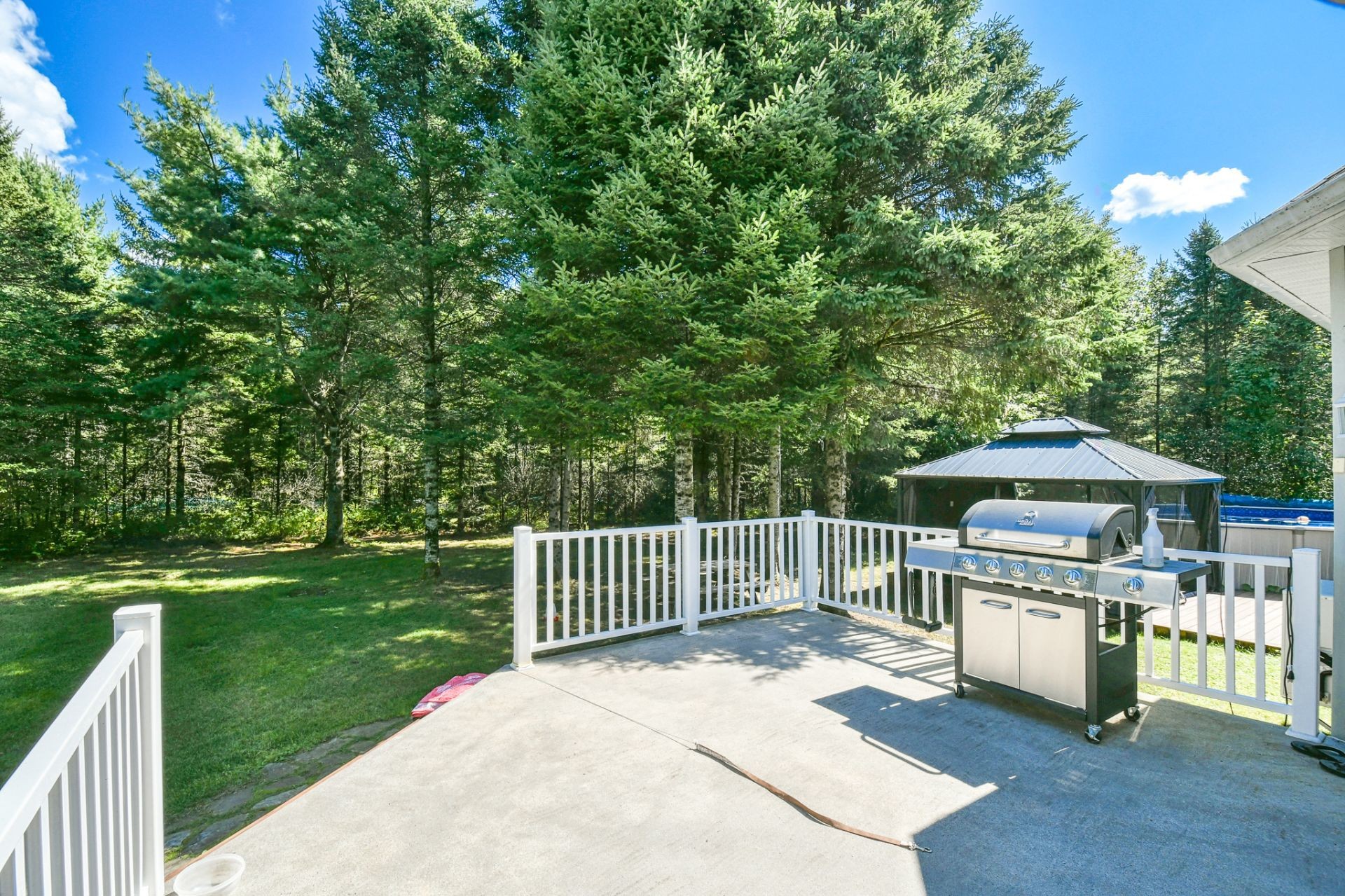 









465


Rue des Lilas

,
Sainte-Adèle,




QC
J8B0A1

