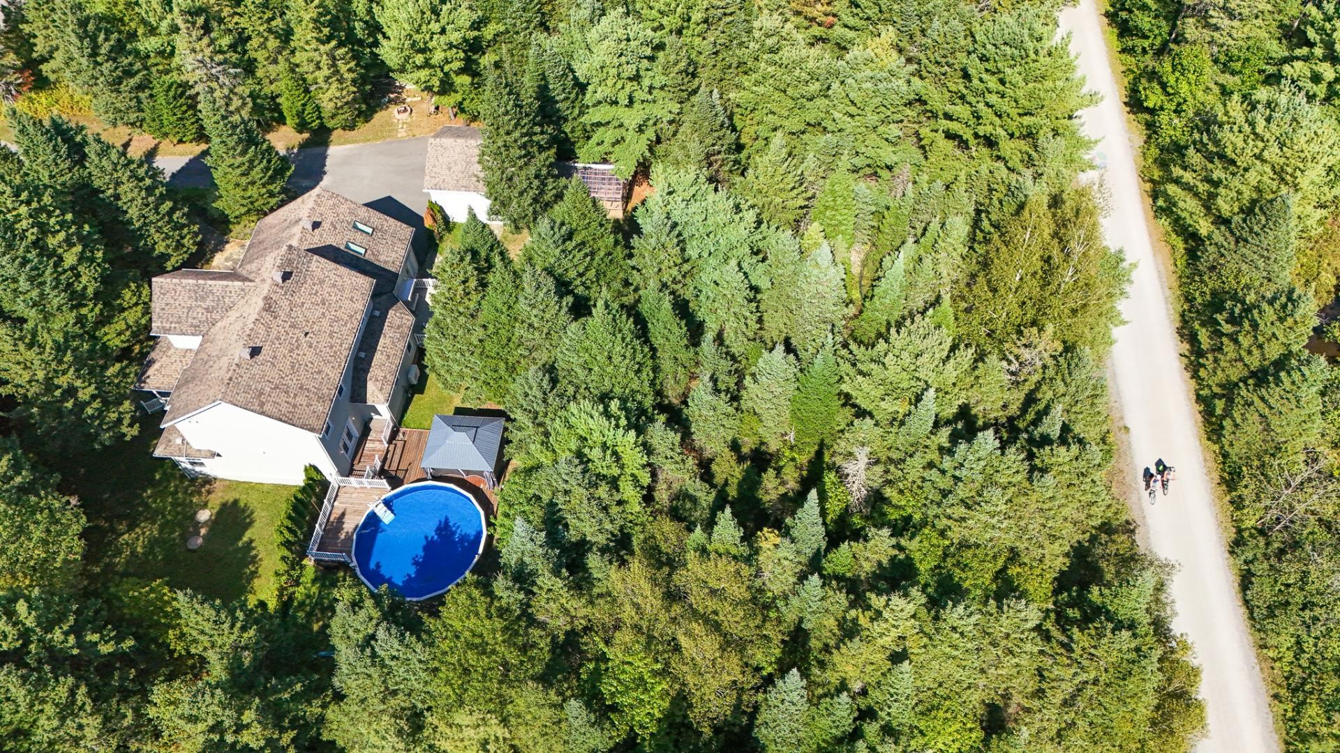 









465


Rue des Lilas

,
Sainte-Adèle,




QC
J8B0A1

