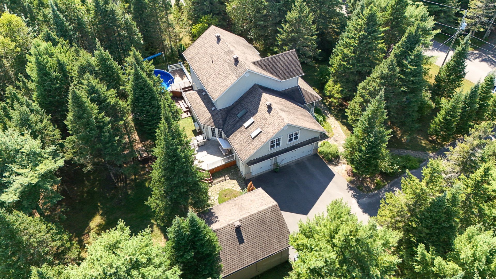 









465


Rue des Lilas

,
Sainte-Adèle,




QC
J8B0A1

