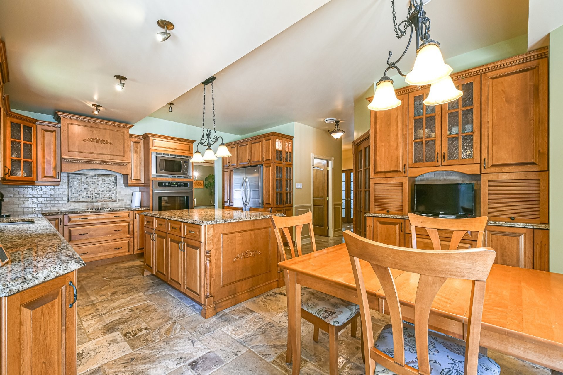 









465


Rue des Lilas

,
Sainte-Adèle,




QC
J8B0A1

