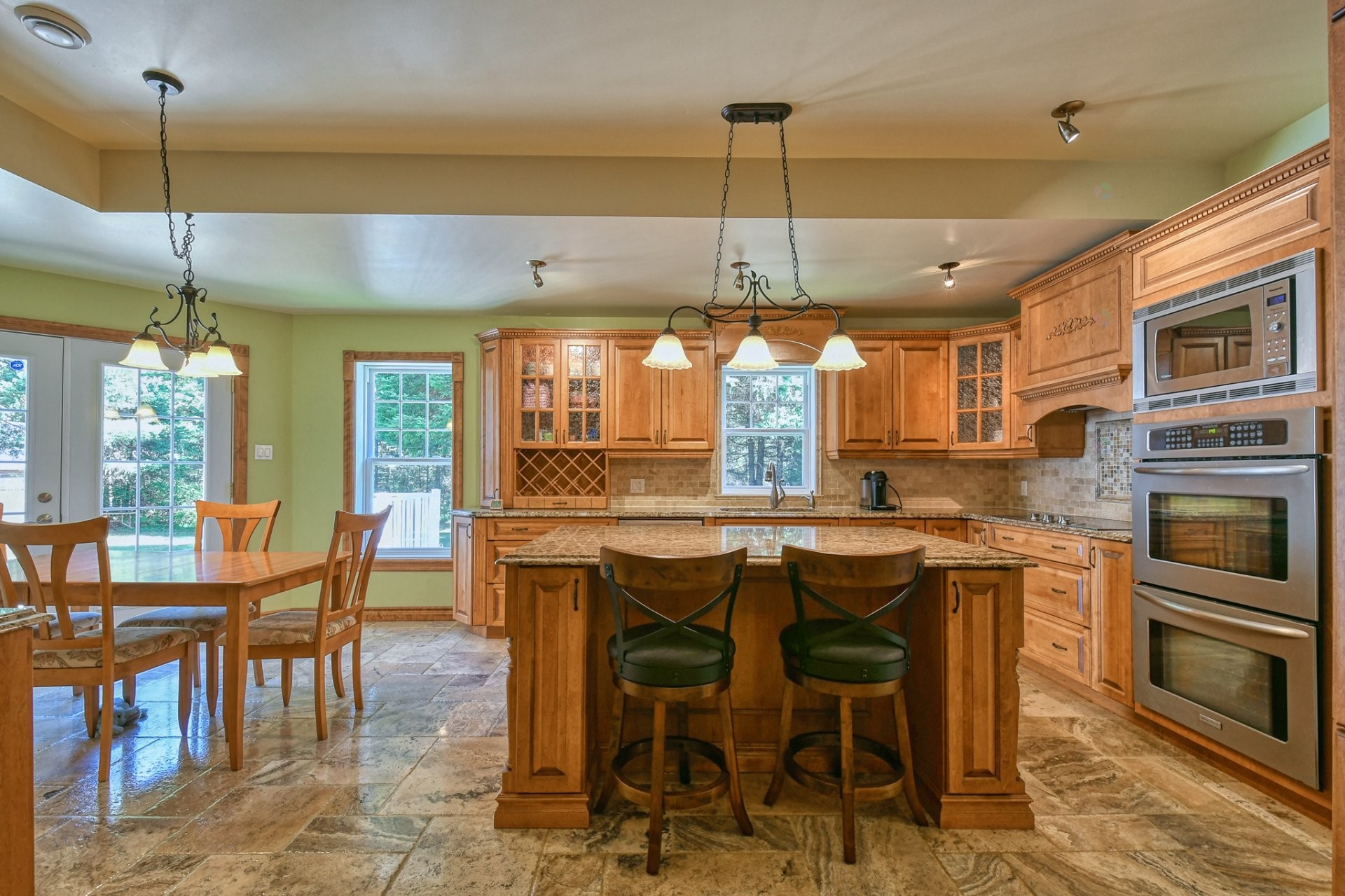 









465


Rue des Lilas

,
Sainte-Adèle,




QC
J8B0A1

