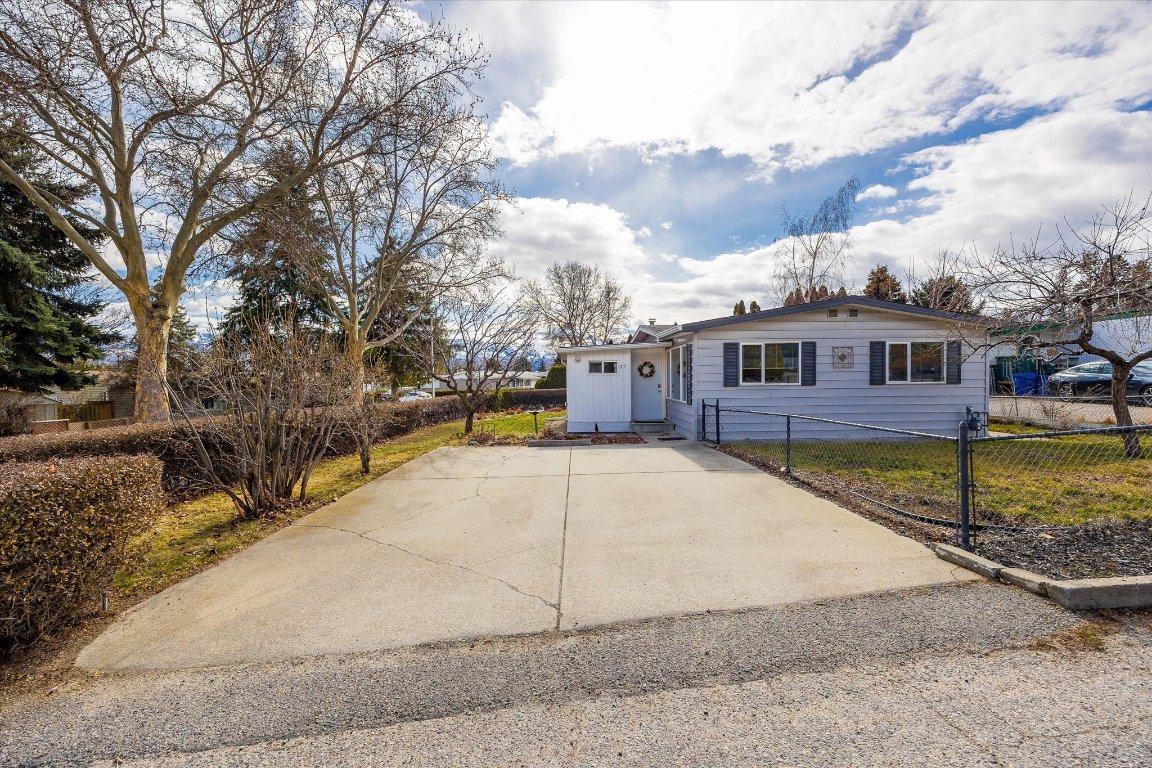 









2001


97

Highway, 27,
West Kelowna,




BC
V1Z 3M9

