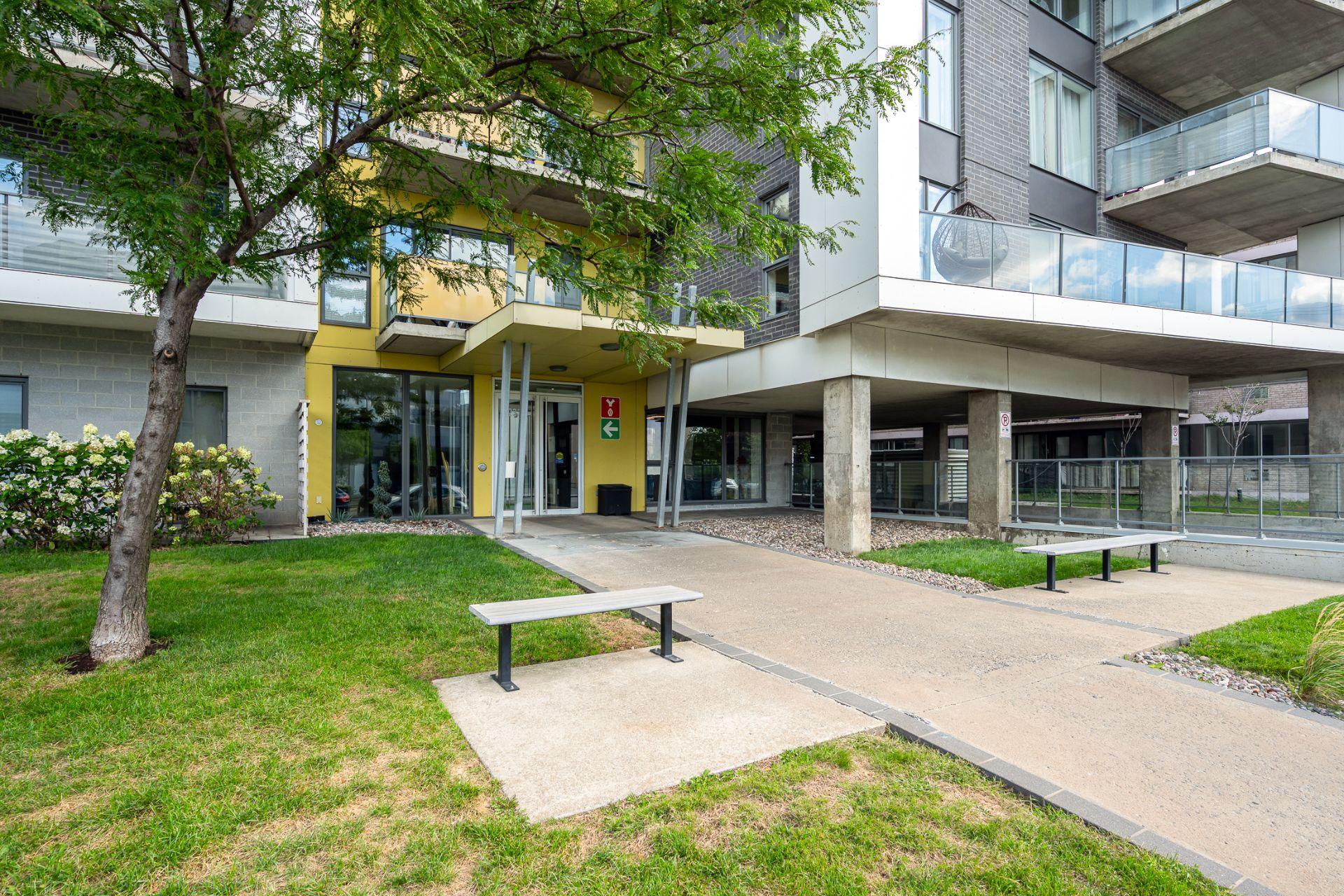 









2335


Ch. Manella

, 706,
Mont-Royal,




QC
H4P0B3

