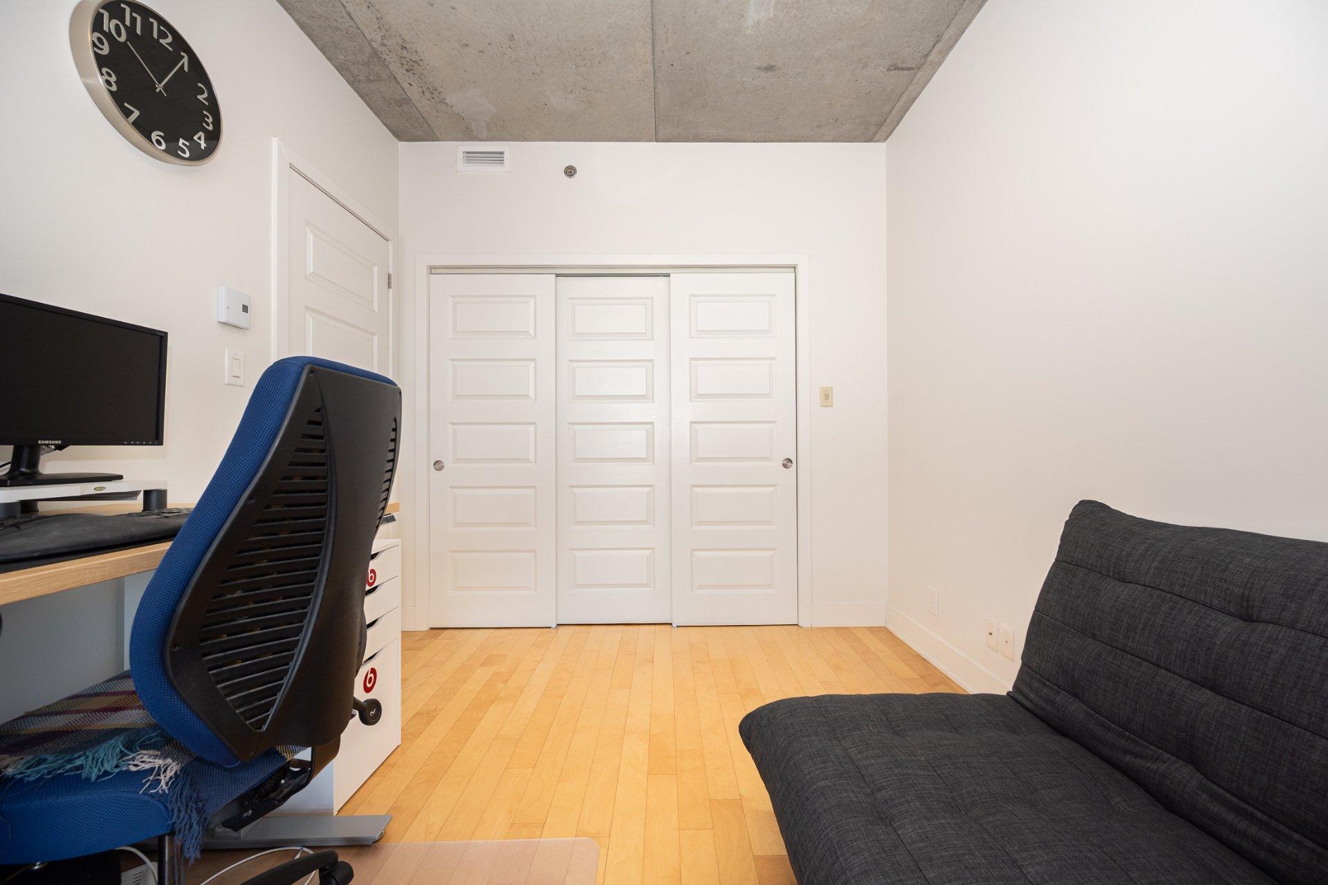 









2335


Ch. Manella

, 706,
Mont-Royal,




QC
H4P0B3

