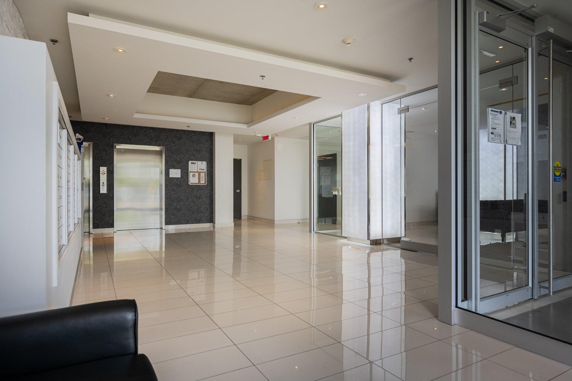 









2335


Ch. Manella

, 706,
Mont-Royal,




QC
H4P0B3

