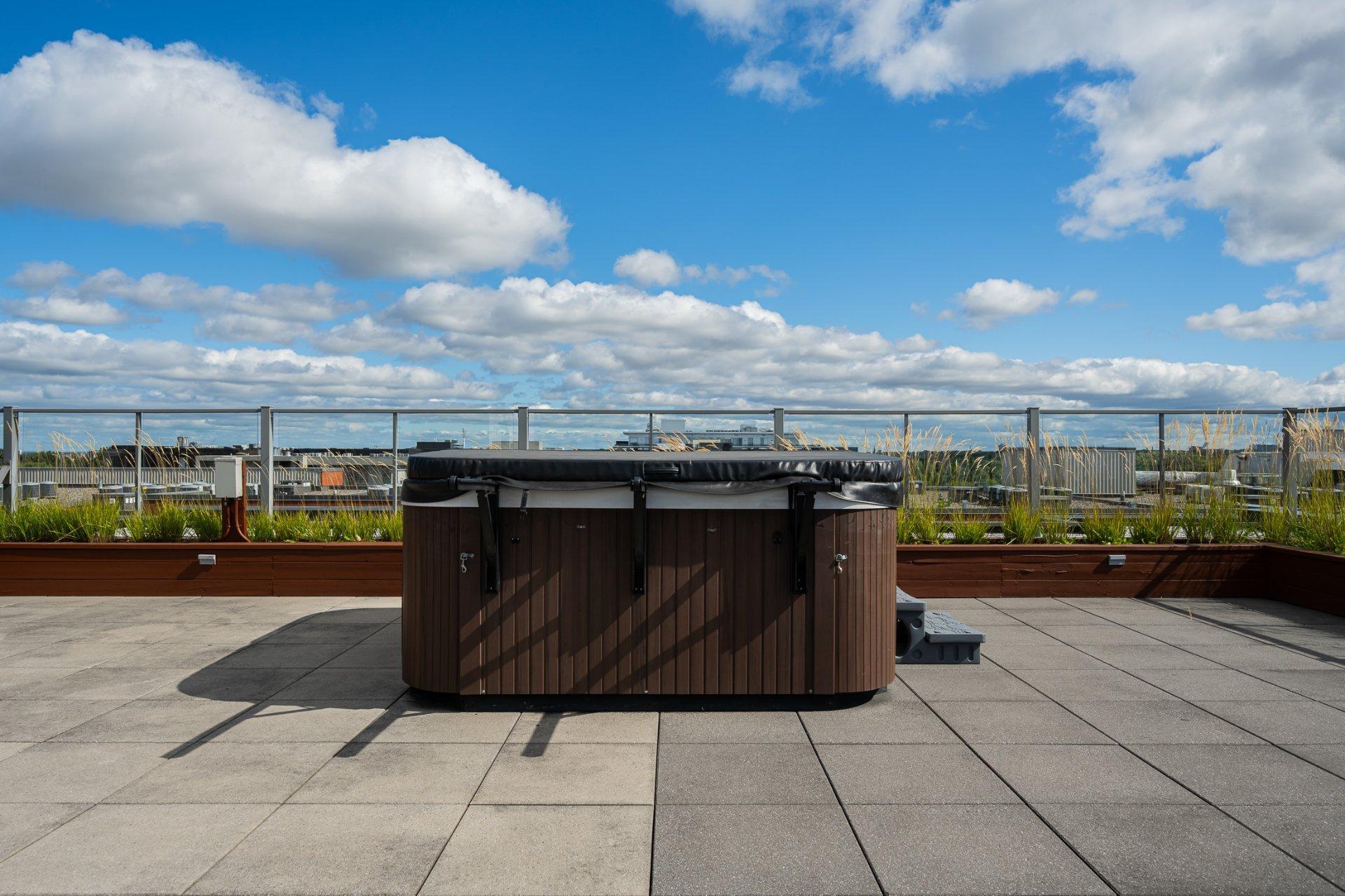 









2335


Ch. Manella

, 706,
Mont-Royal,




QC
H4P0B3

